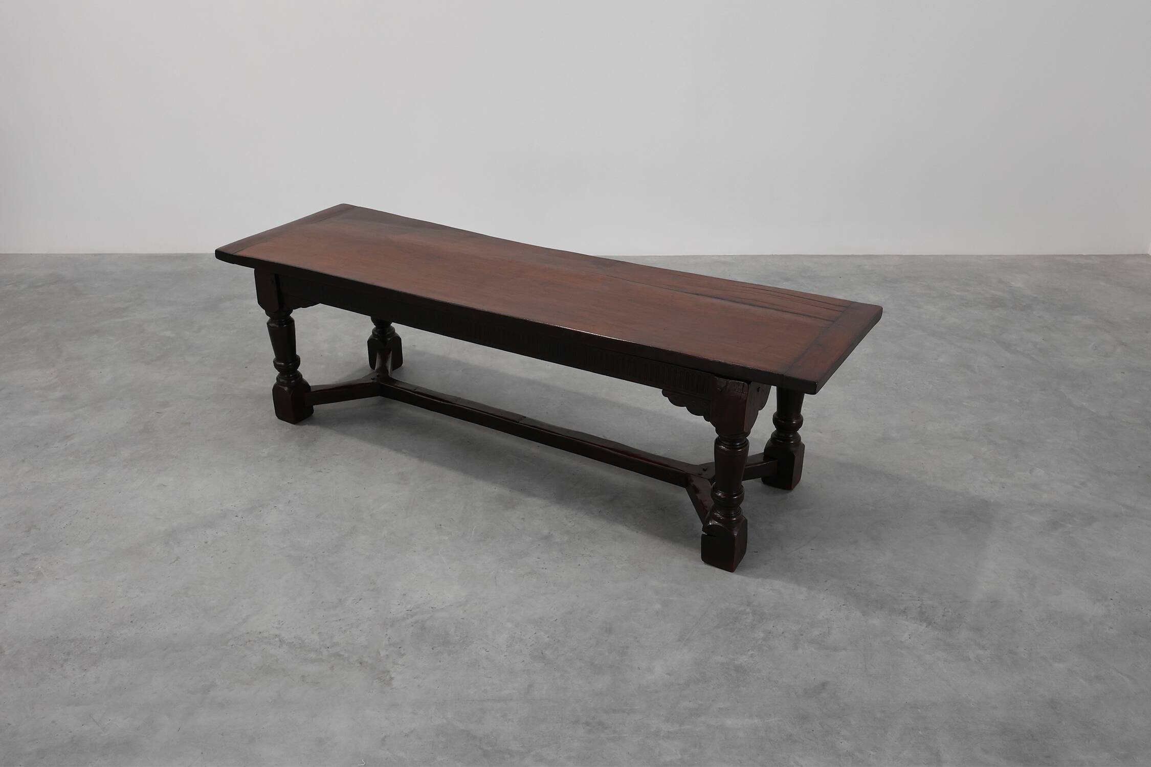17th-Century Belgian full dark Oak Dining Table