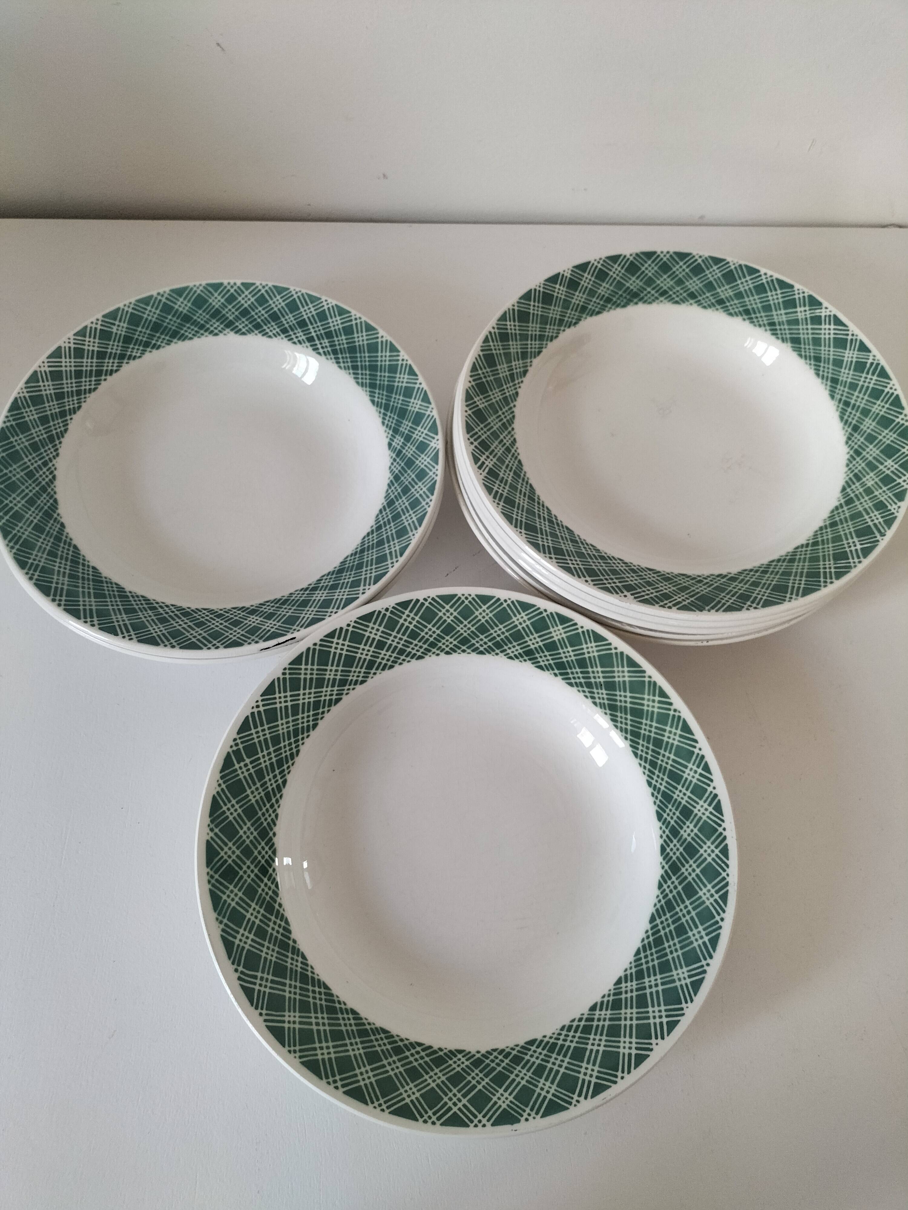 Set of 9 earthenware soup plates – Saint-Amand, decor no. 207 (1941)