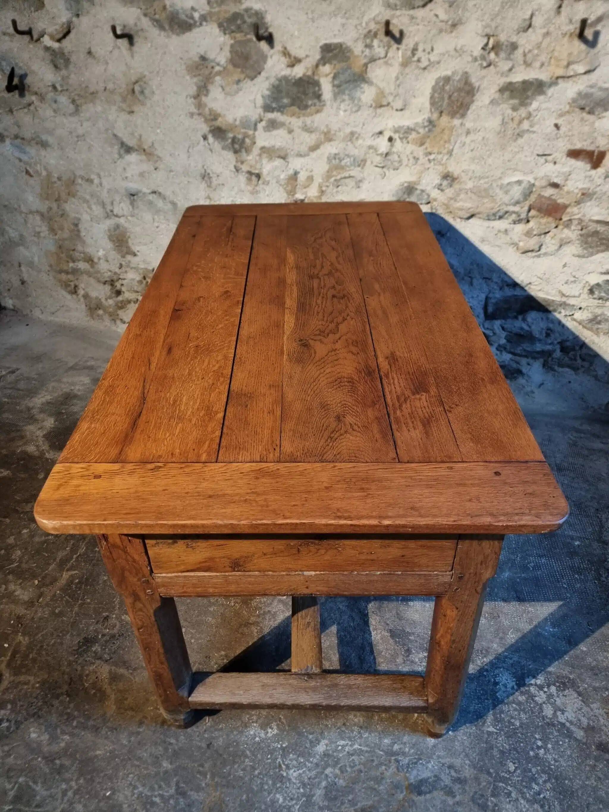 Rustic old oak table – Early 19th century