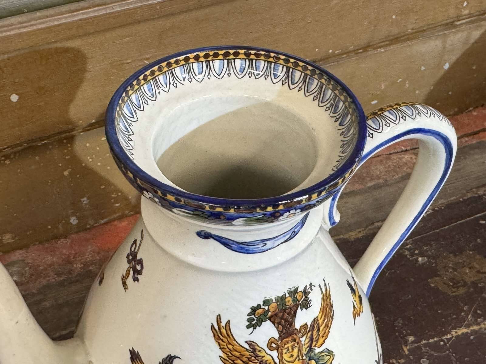Faience vase from Gien, Renaissance decoration, late 19th century.