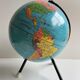 Mappemonde en métal