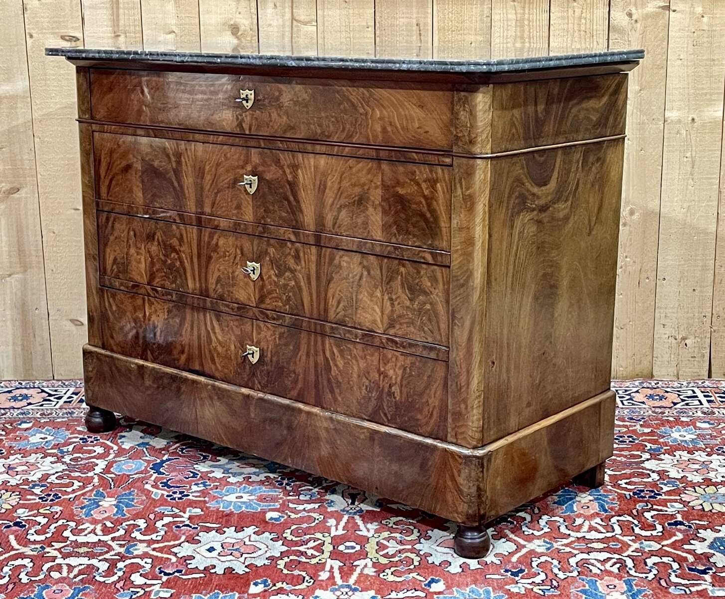 19th century Restoration chest of drawers in mahogany and marble top