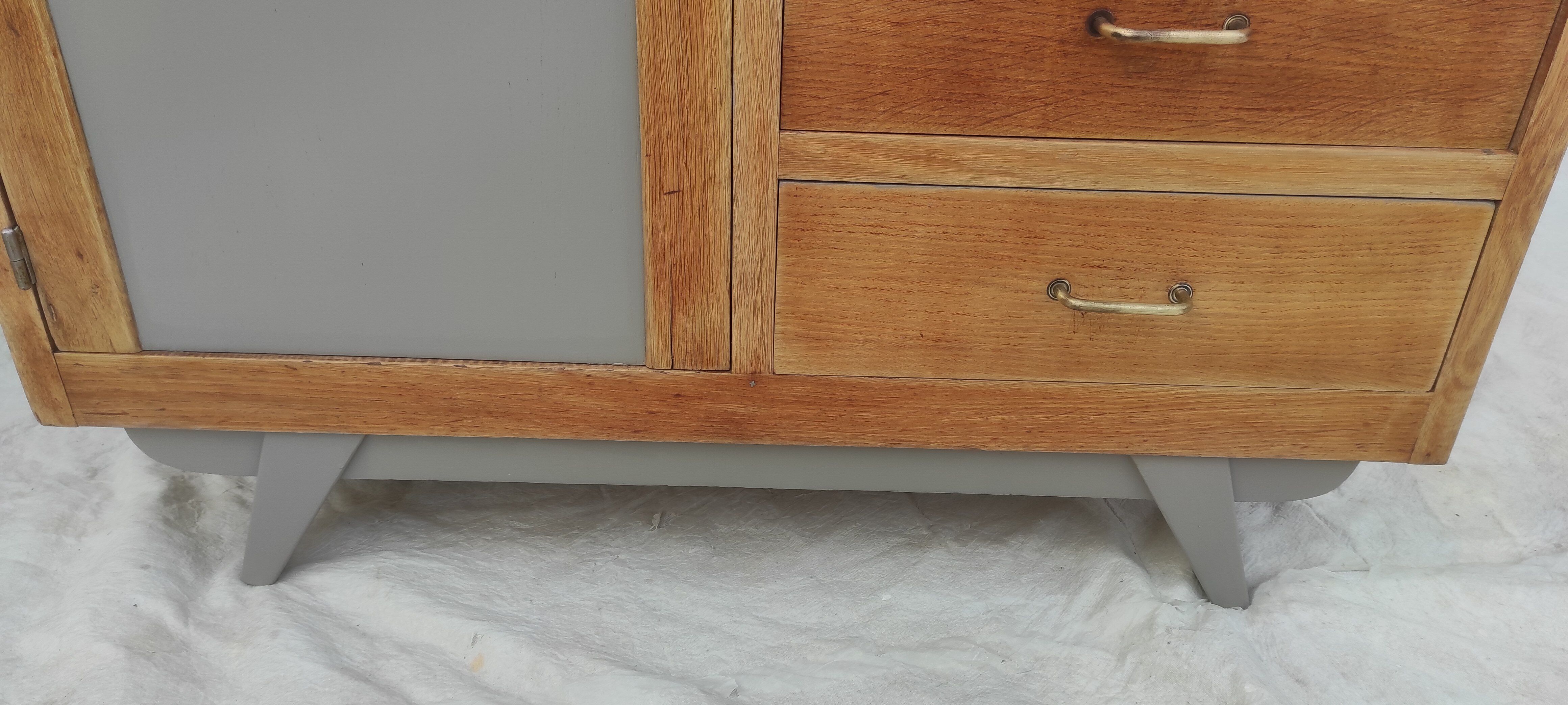 Armoire vintage