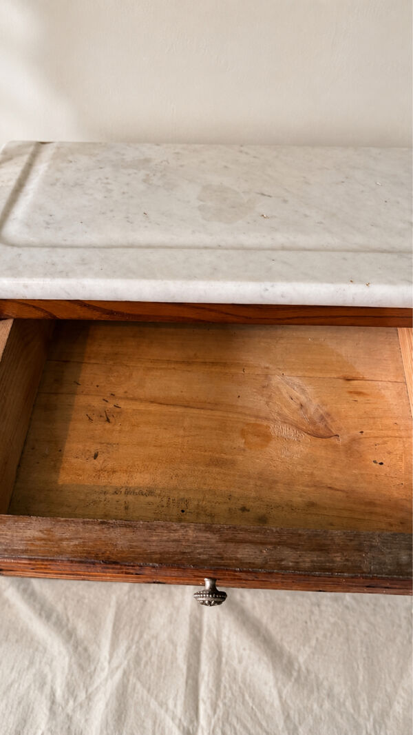 Meuble ancien en bois, marbre blanc–coiffeuse, console, meuble toilett