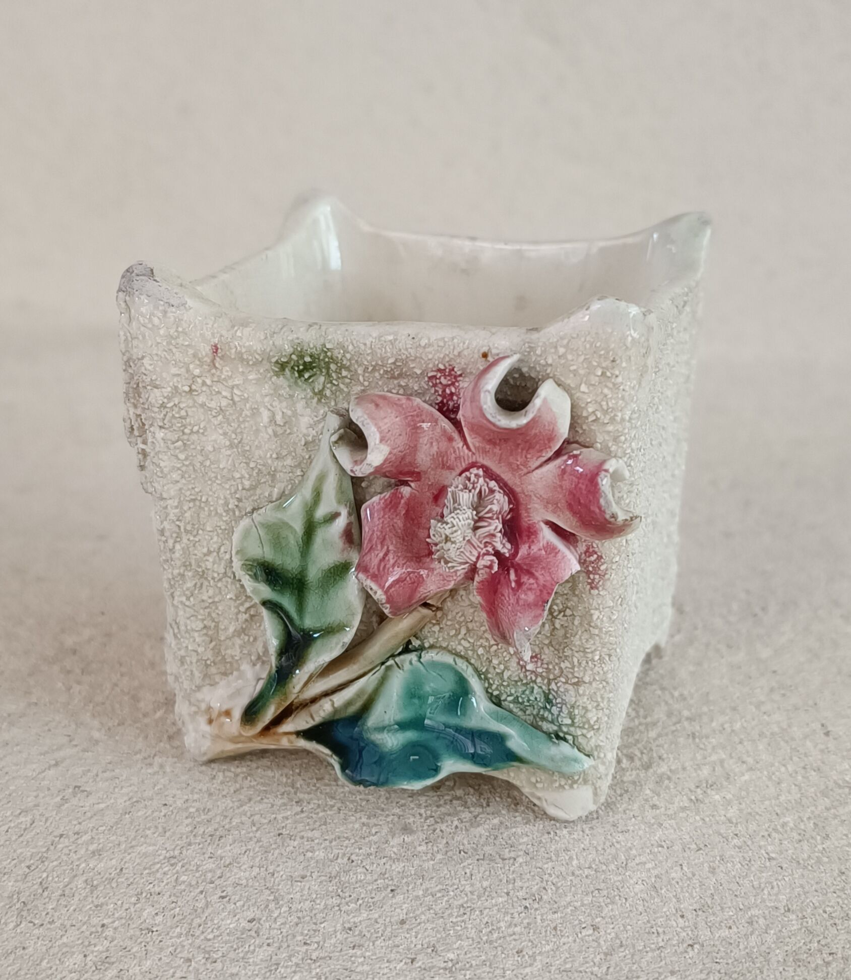 Planter in granite earthenware and slurry