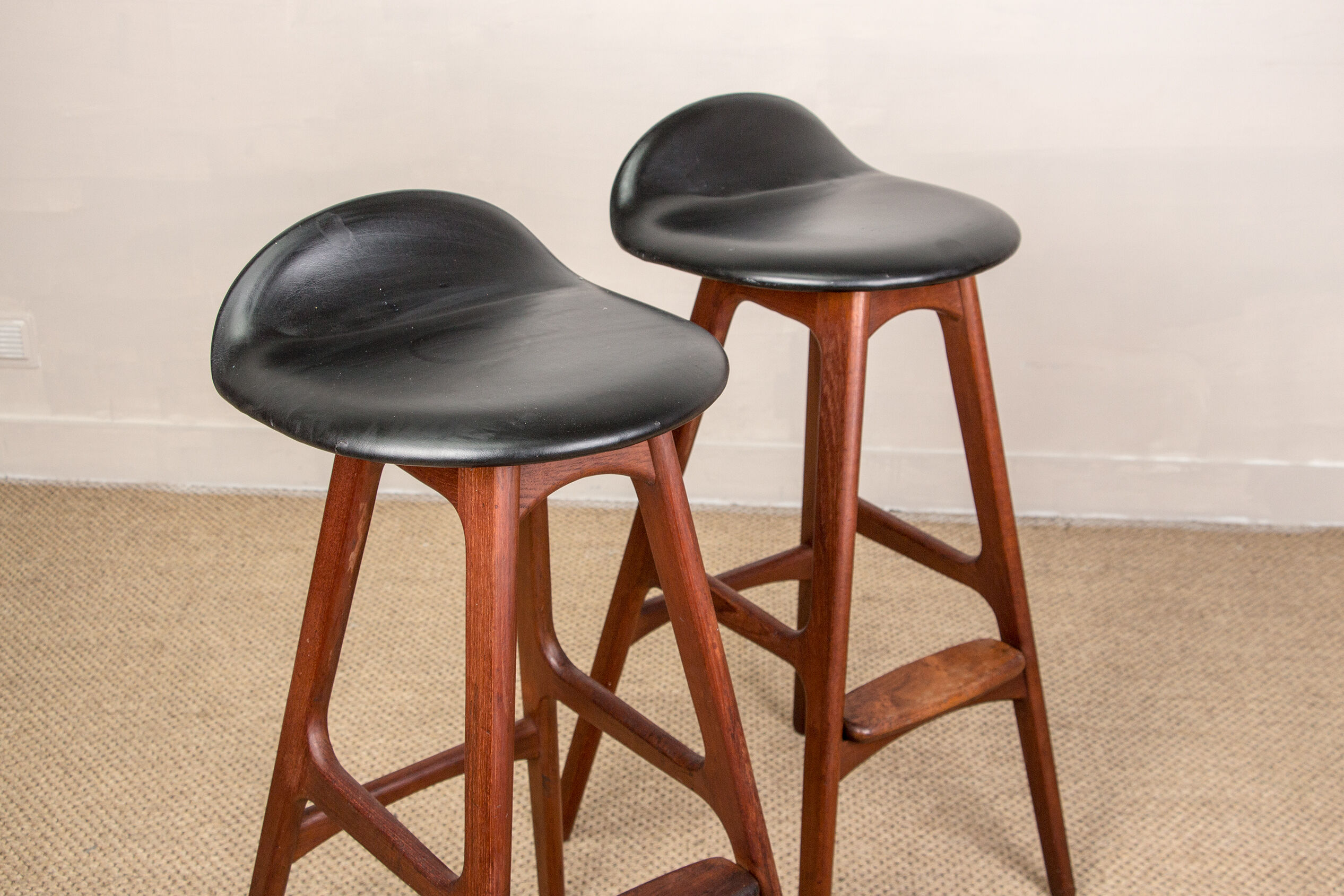 Pair of danish high stools in teak and black skaï model od61 by erik buch for oddense .