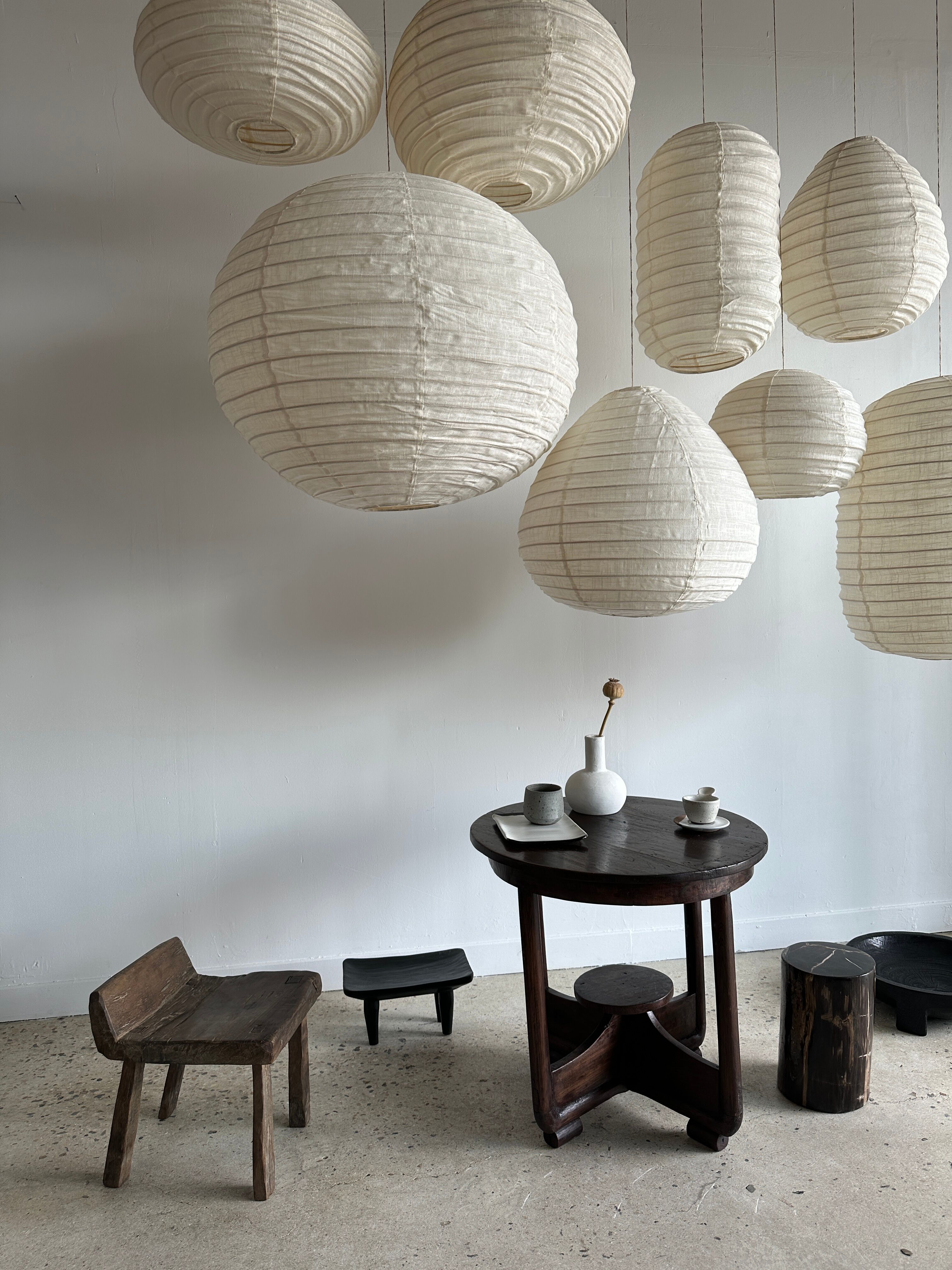 Suspension in rattan and natural japanese linen in the shape of a drop