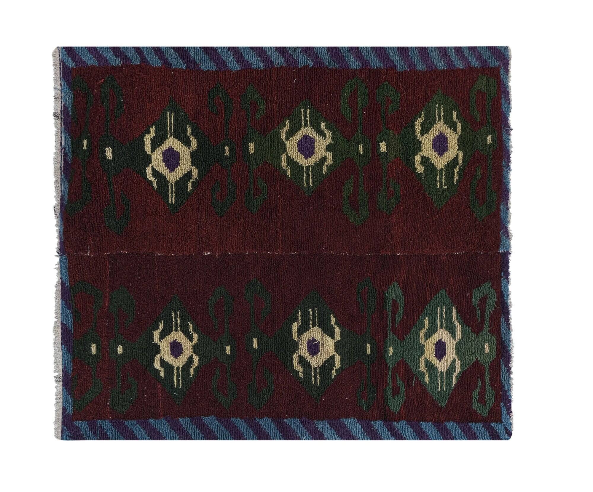 Vintage handmade Turkish rug 135x154 cm