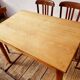 Table en bois vintage