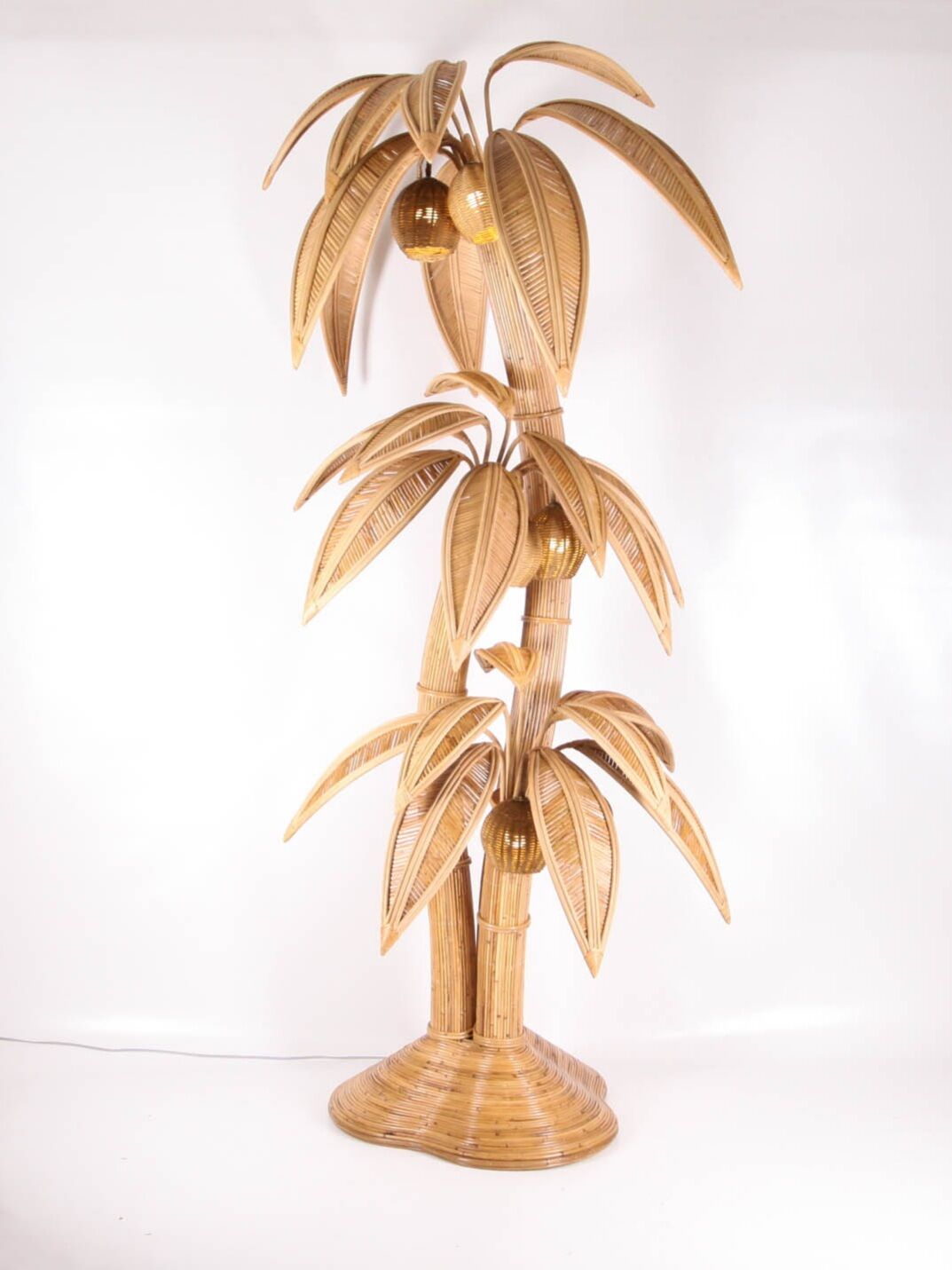 Large rattan coconut/palm tree floor lamp