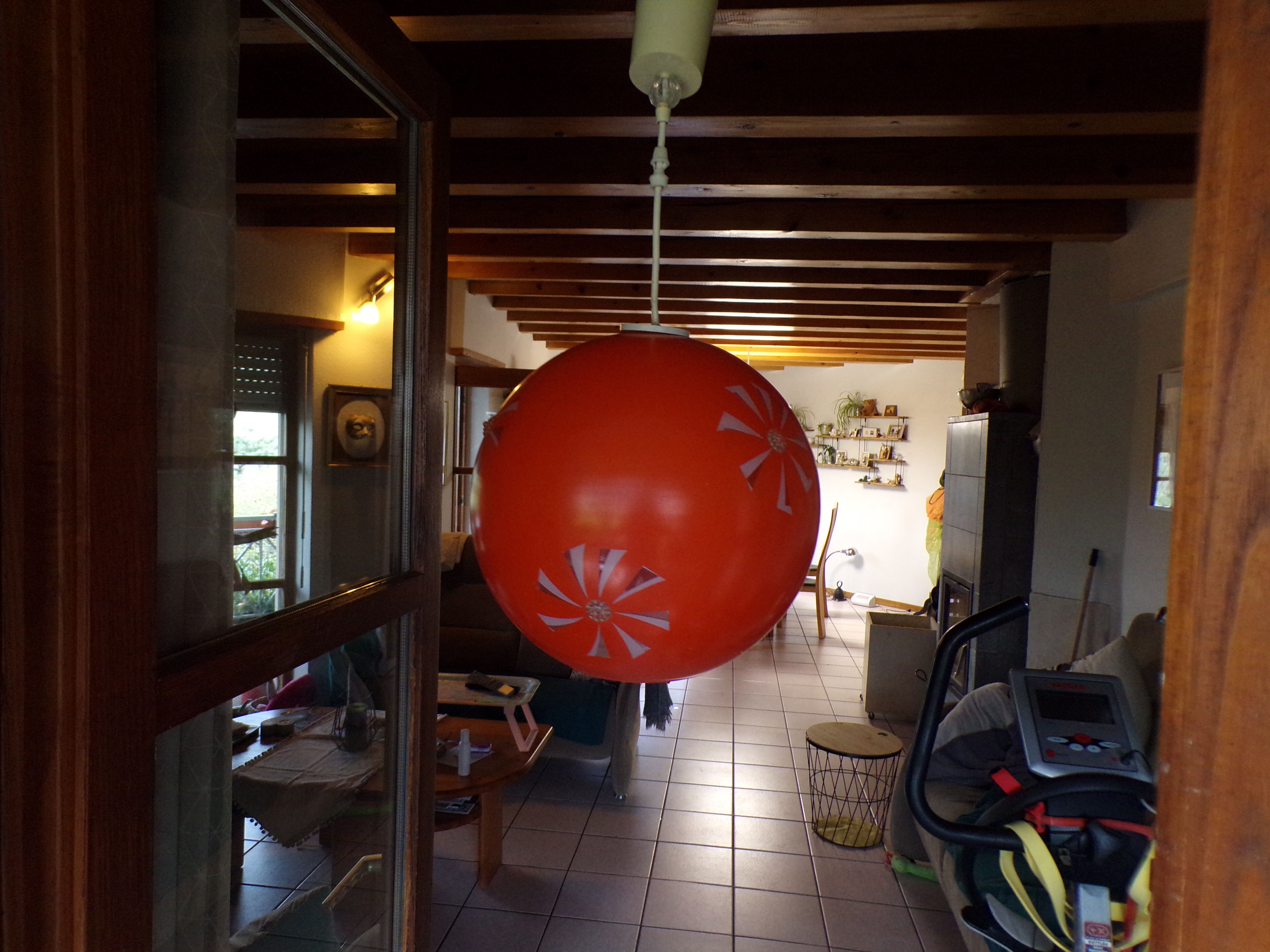 Vintage suspension globe in orange glass