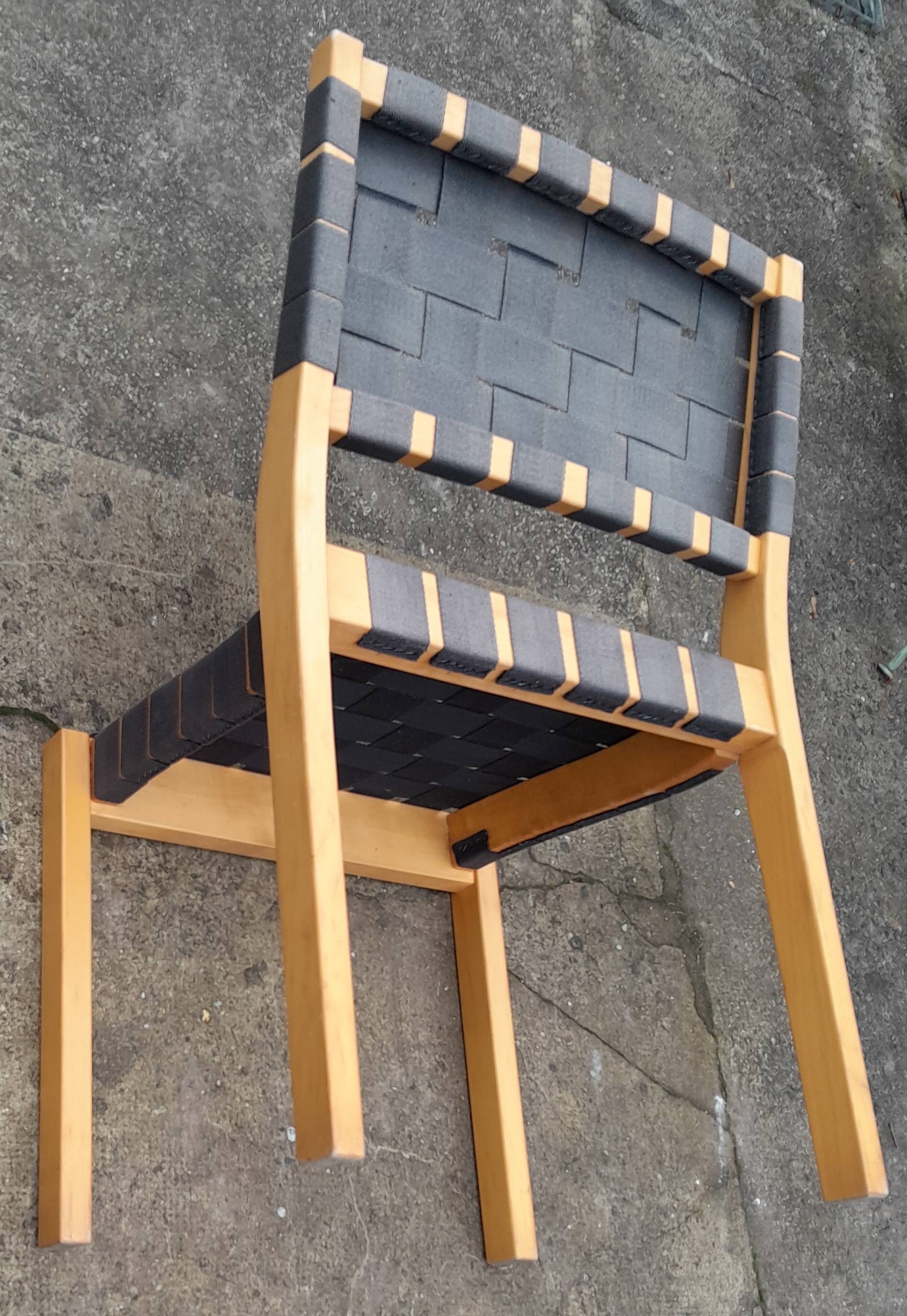 chaise alvar aalto modele 611 pour artec