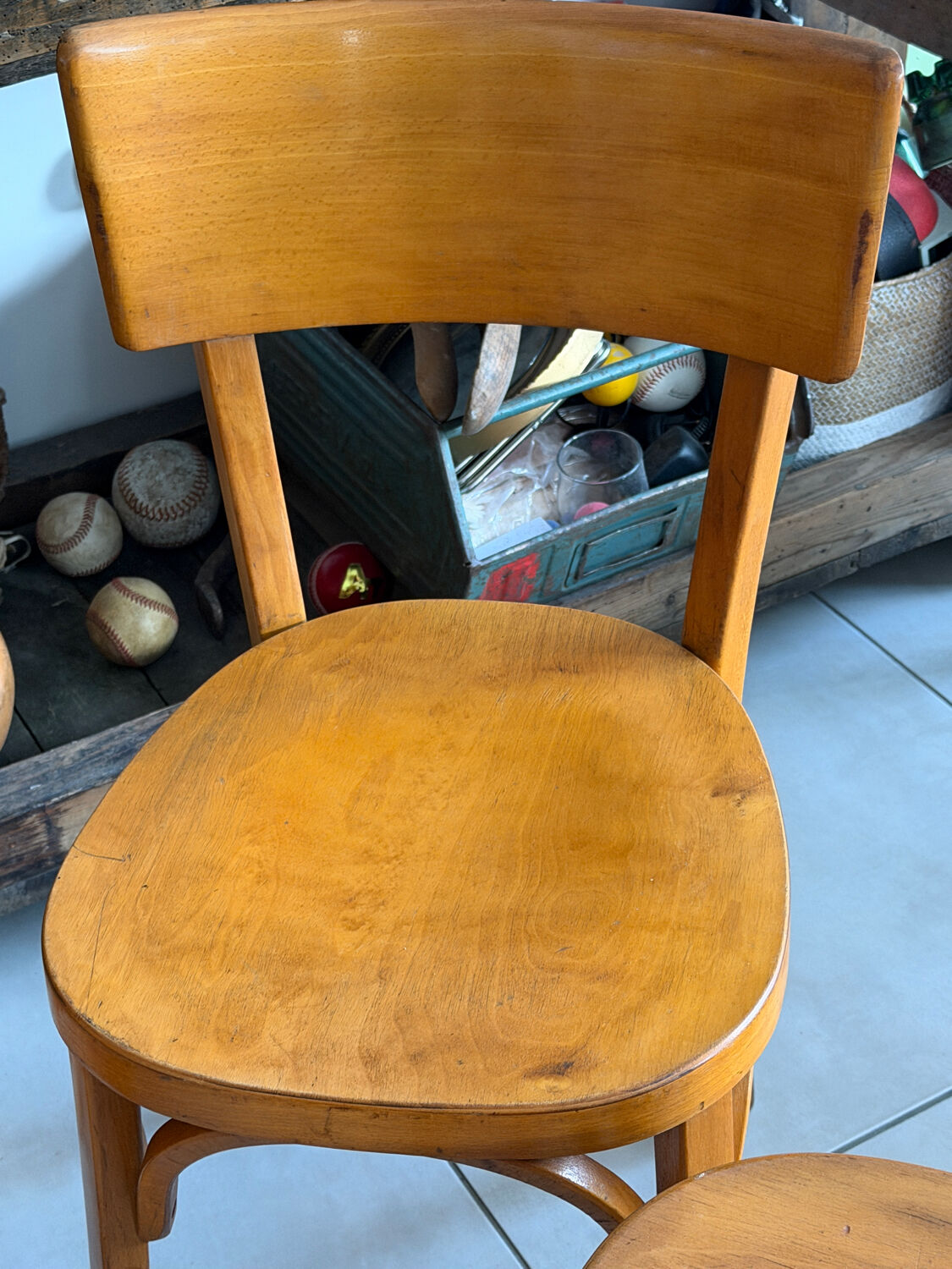Suite de 5 chaises bistrot Baumann vintage