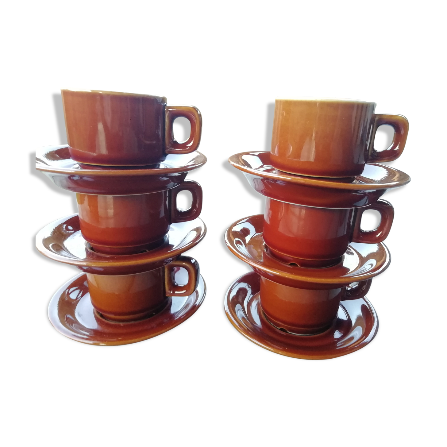 Brown bistro cups