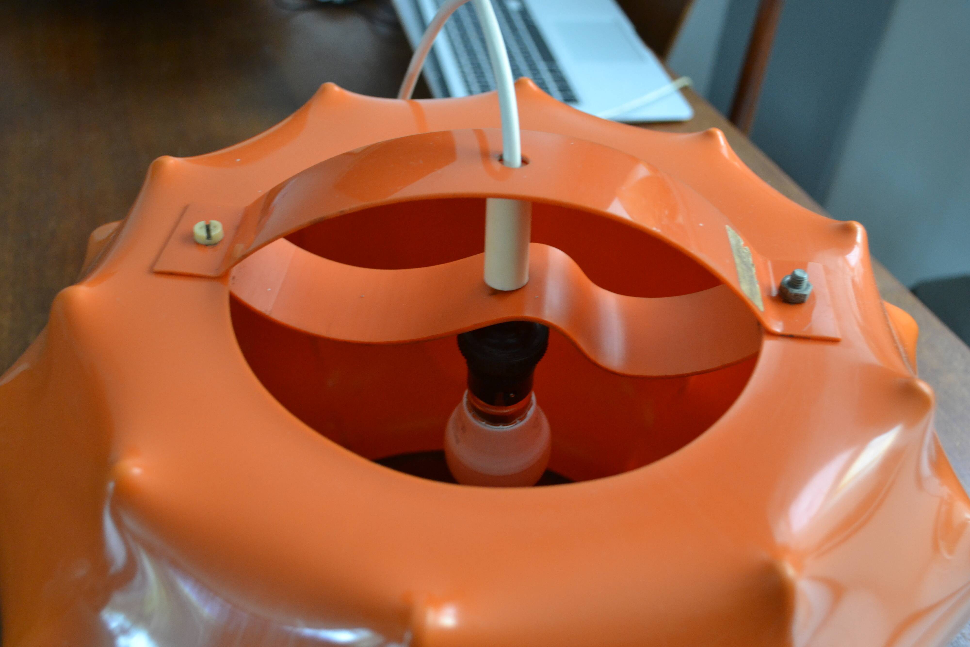 Suspension cocoon orange 70s