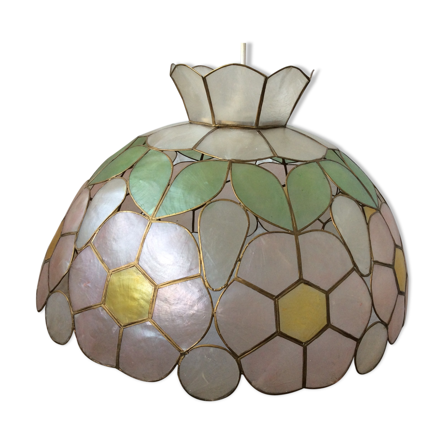 Vintage mother-of-pearl suspension