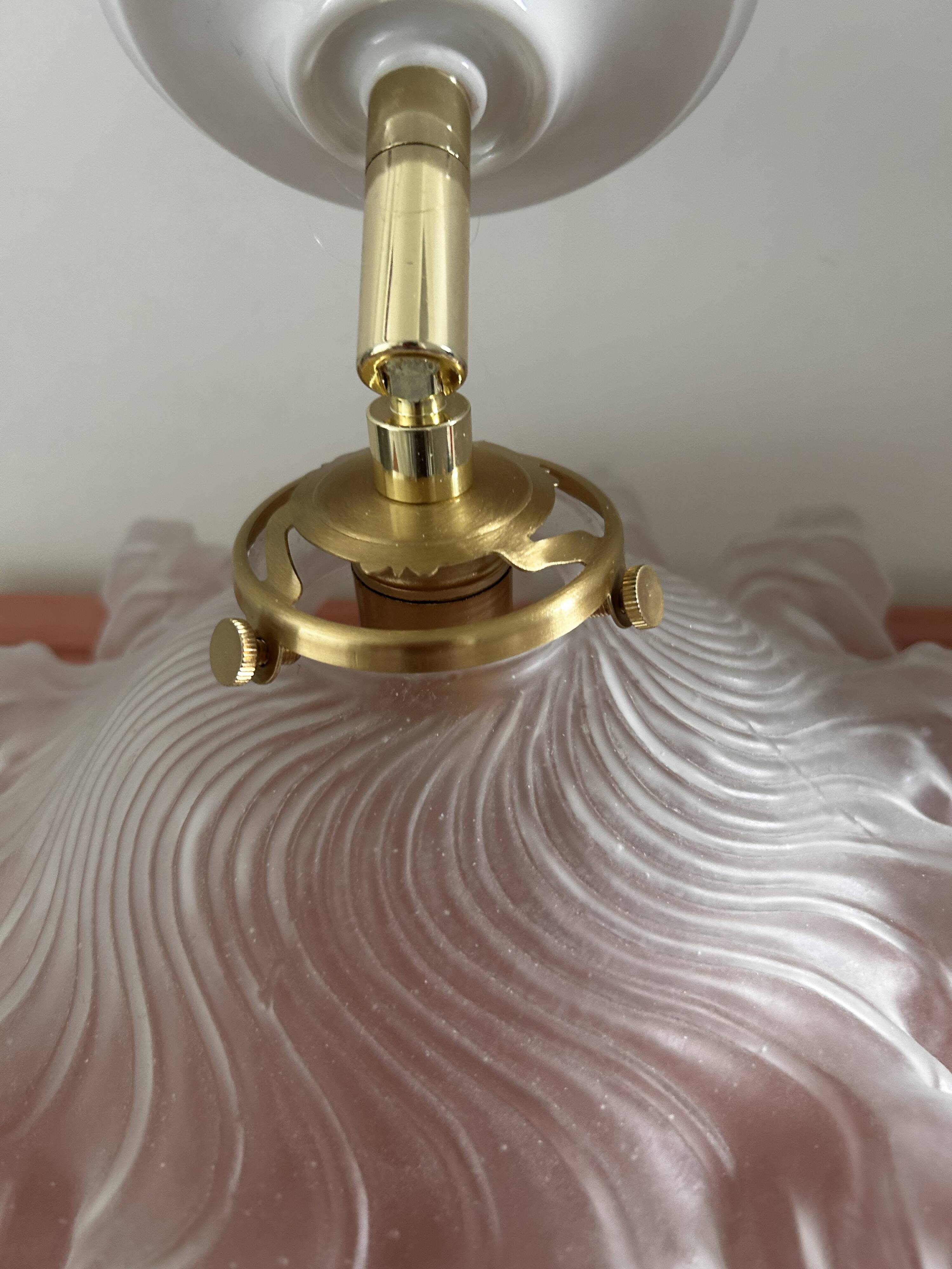 Opaline serrated wall light