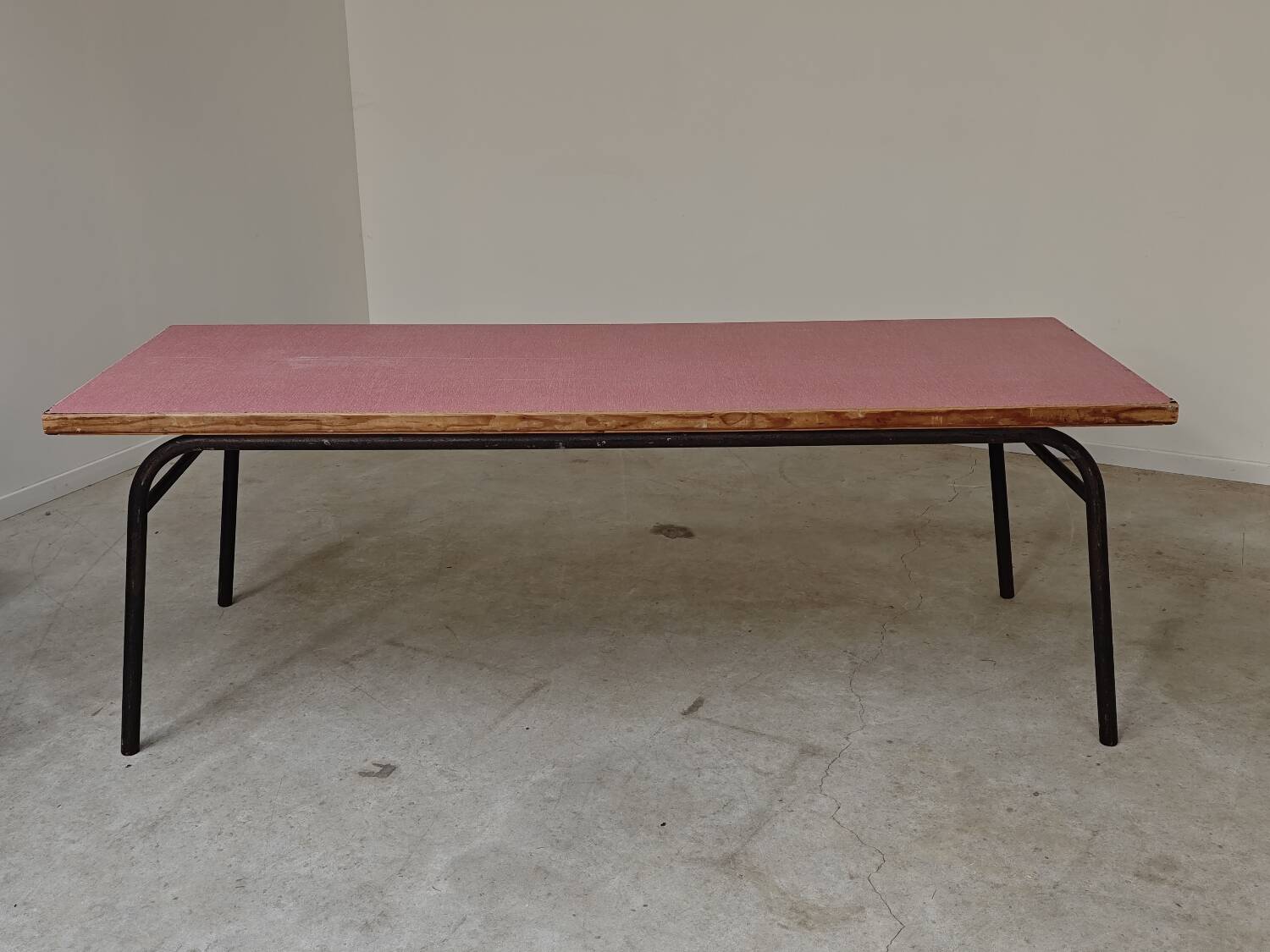 Large canteen table in pink formica and metal.