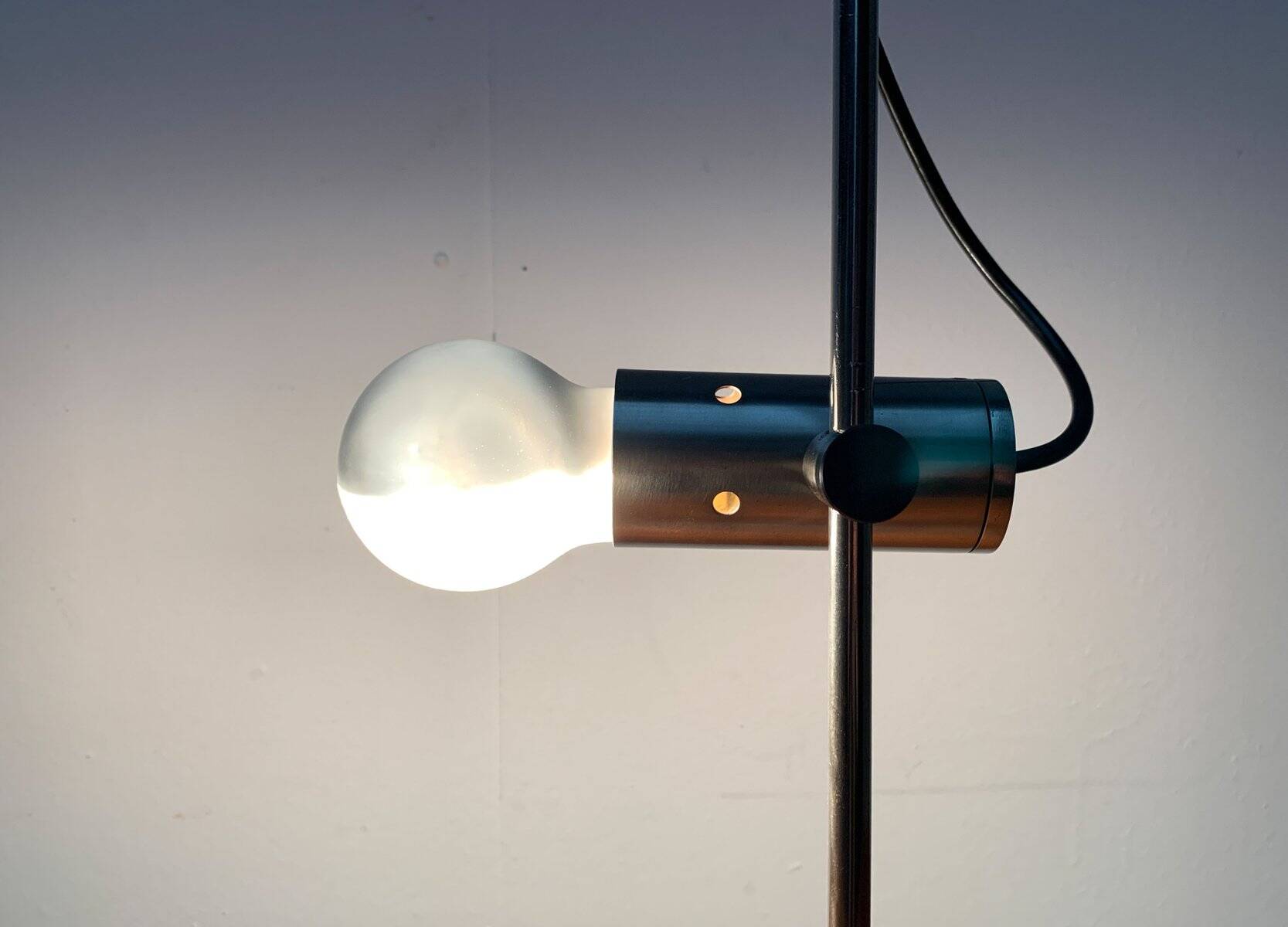 Italian table lamp model 251 by Tito Agnoli for Oluce, 1950s.