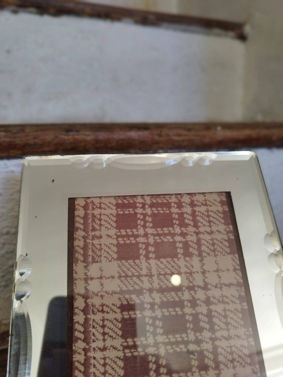 Beveled mirror photo frame to stand, suede back