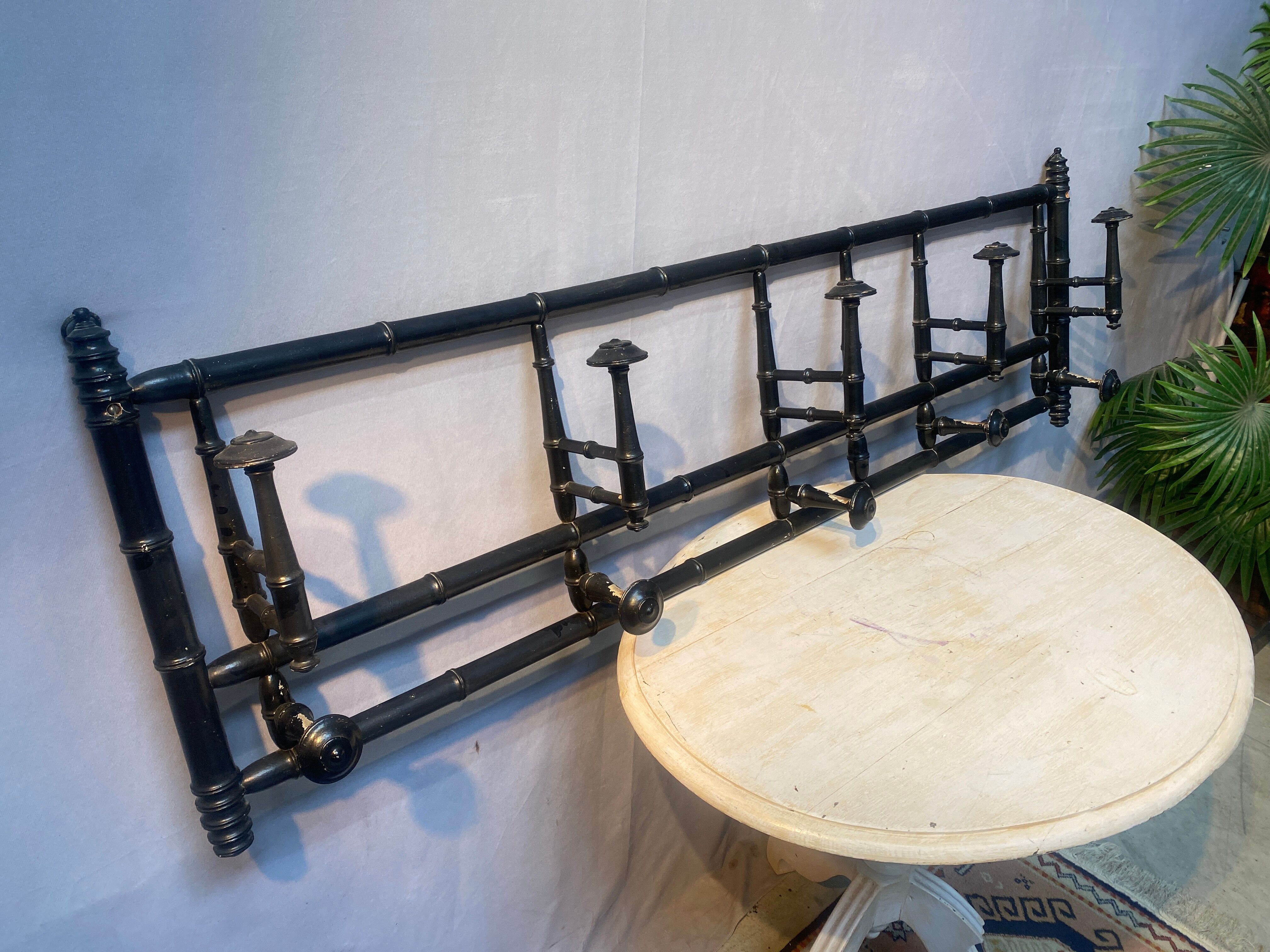 Coat rack in painted wood