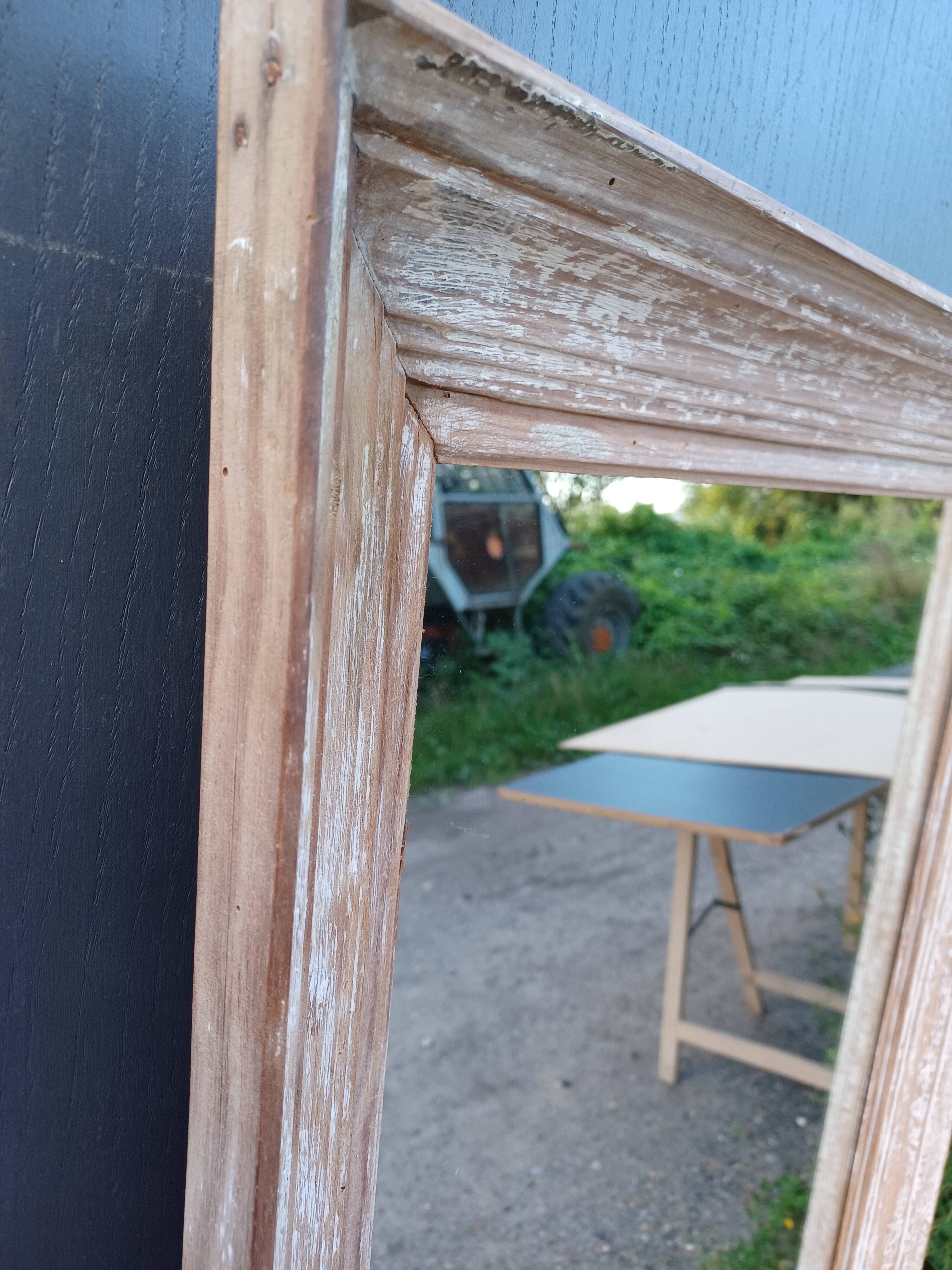 Pine mirror with moulding and whitewash (papeete collection)