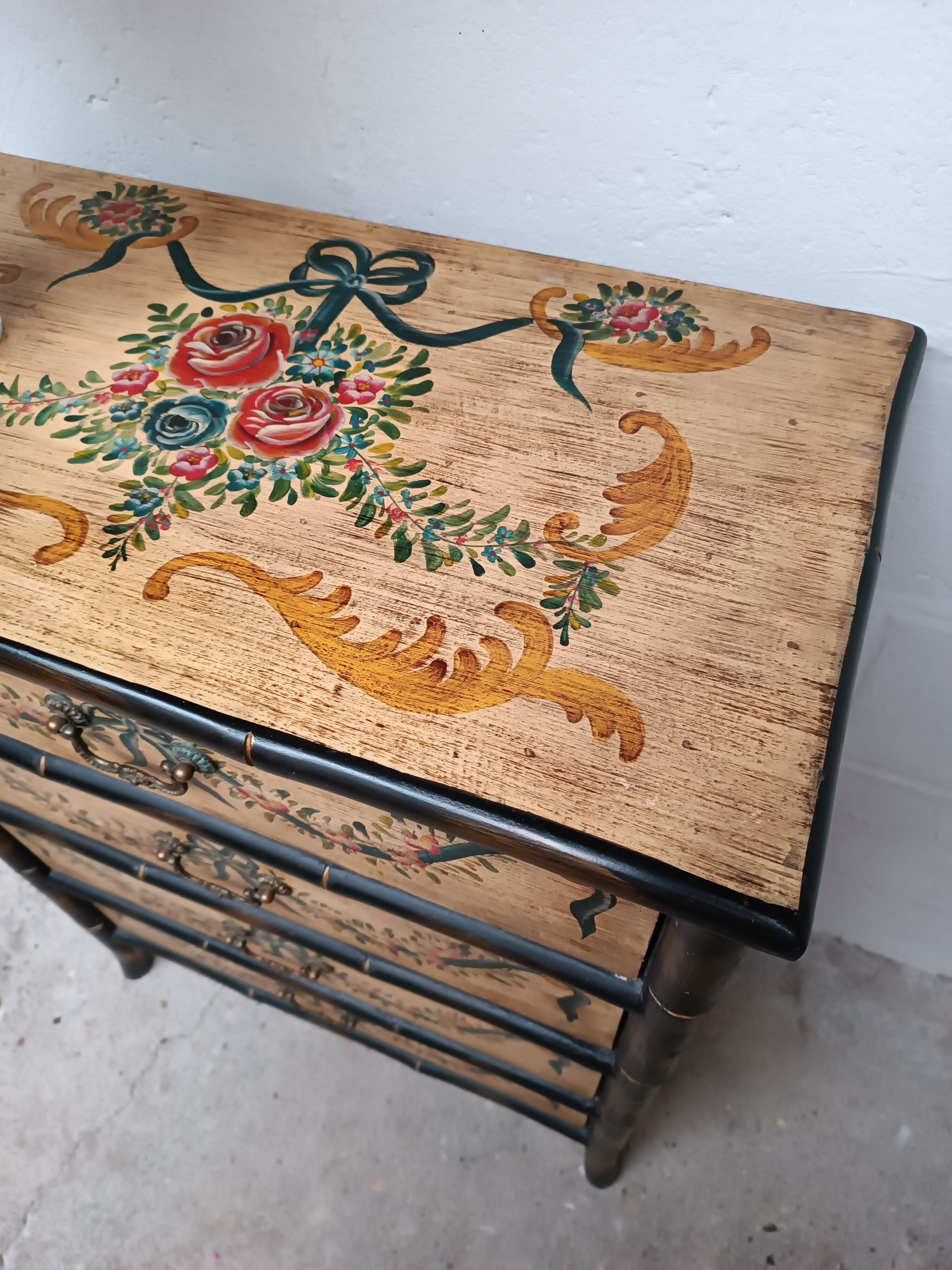 Venetian-style painted wood and bamboo chest of drawers