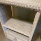 Meuble vintage en osier blanc