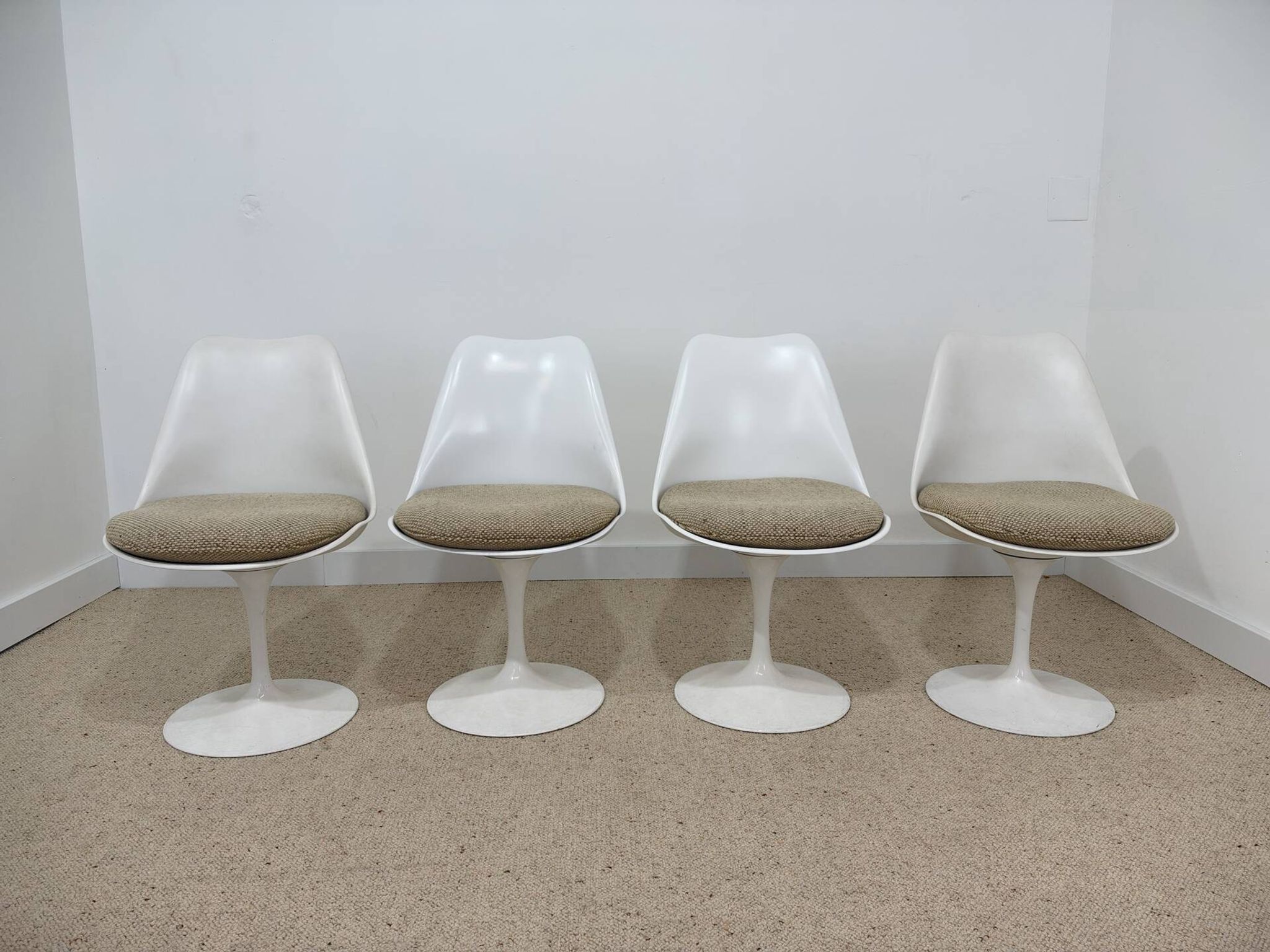 Set of 4 Tulip chairs by Knoll – Eero Saarinen – 1960s/70s