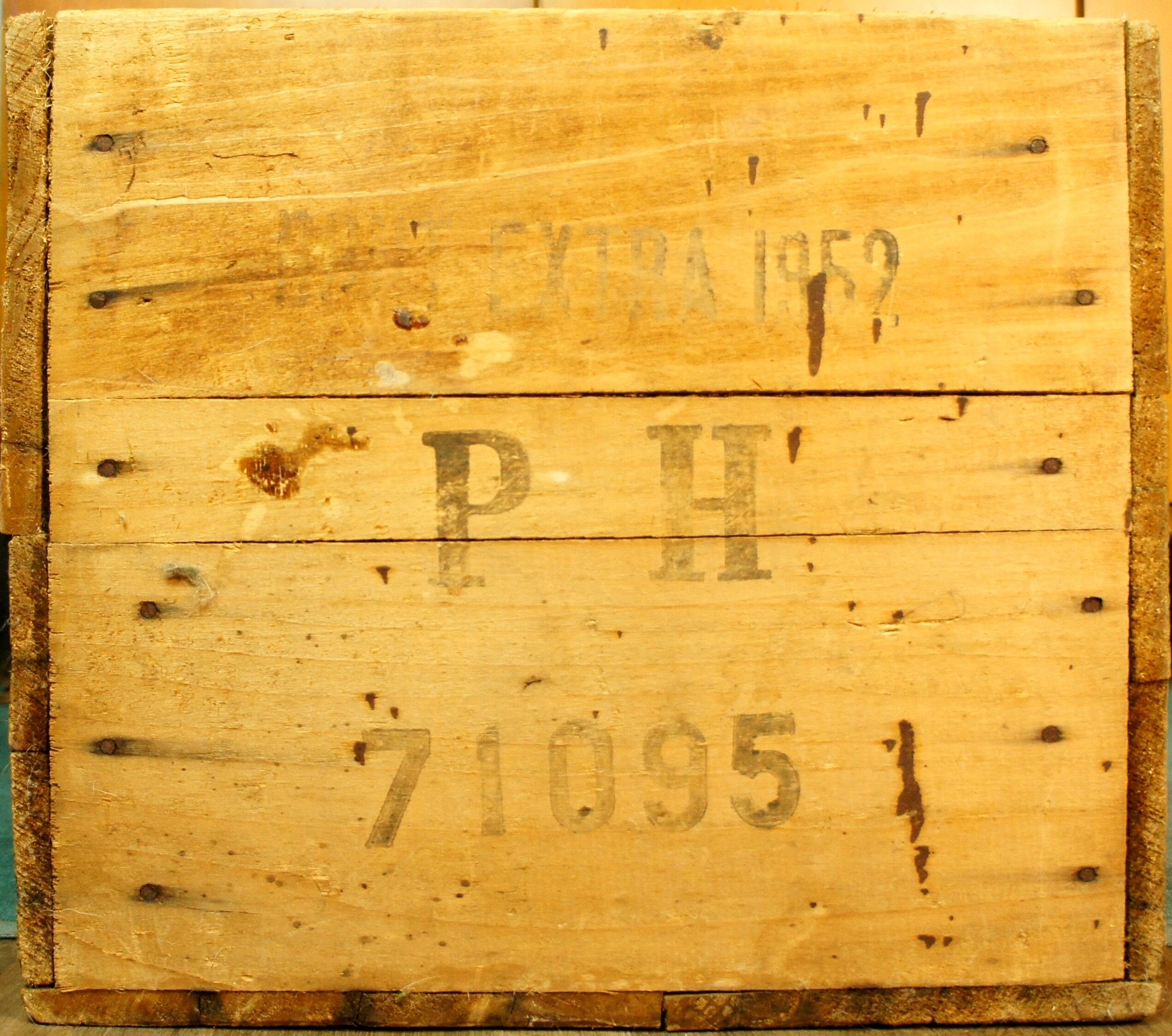 Champagne box "Piper Heidsieck, extra crude 1952"