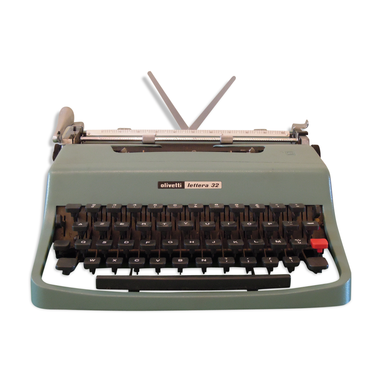 Typewriter olivetti lettera 32