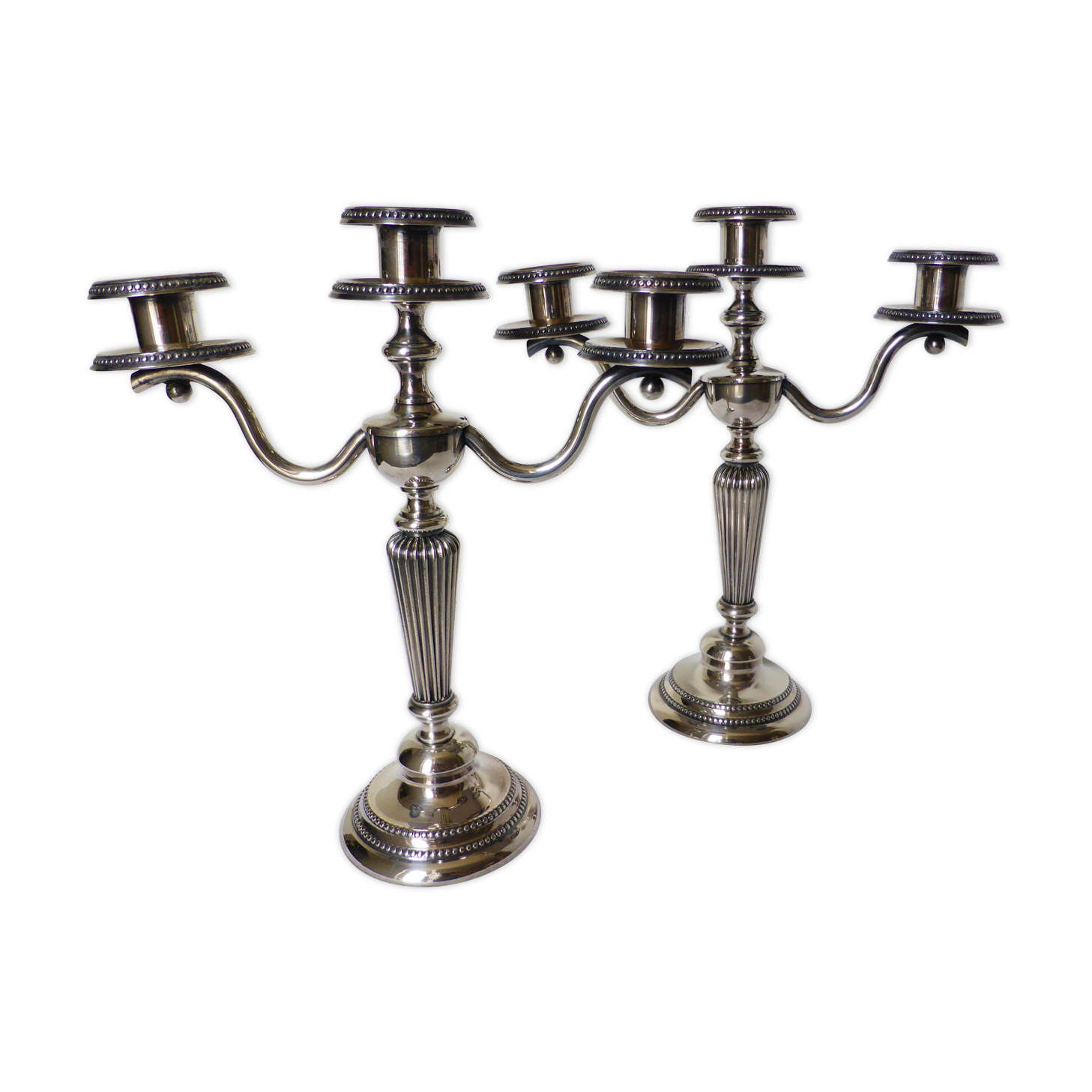 2 chandeliers ou bougeoirs de 3 feux en métal argenté 210797