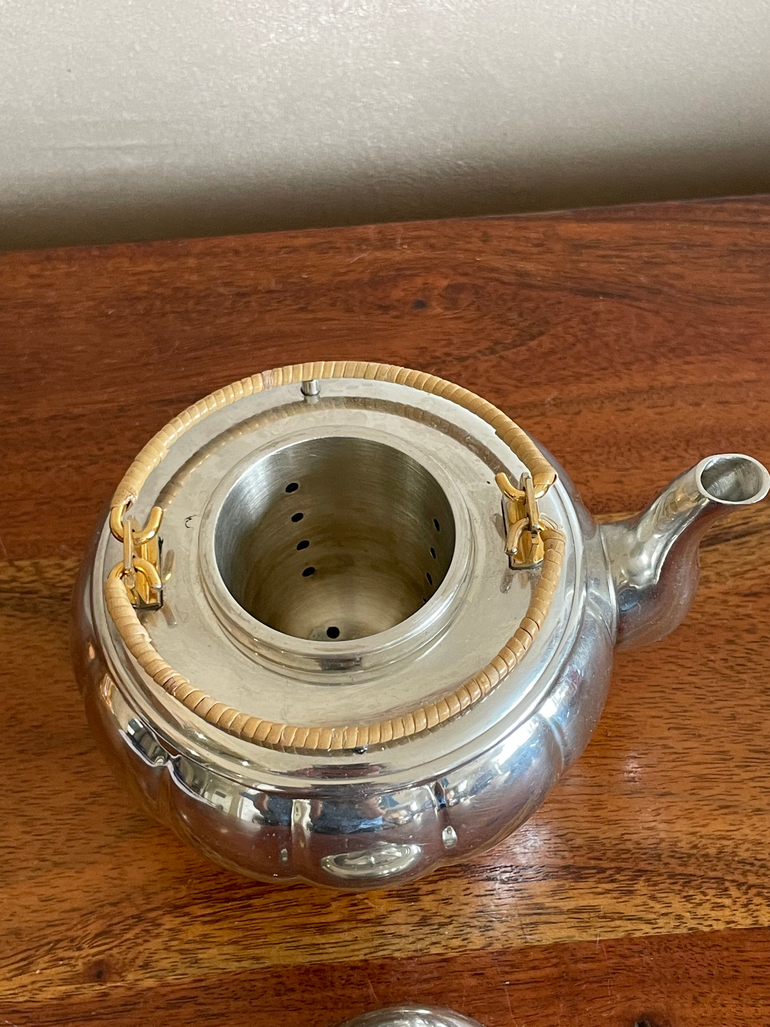 Silver metal teapot one person royal selangor malaysia