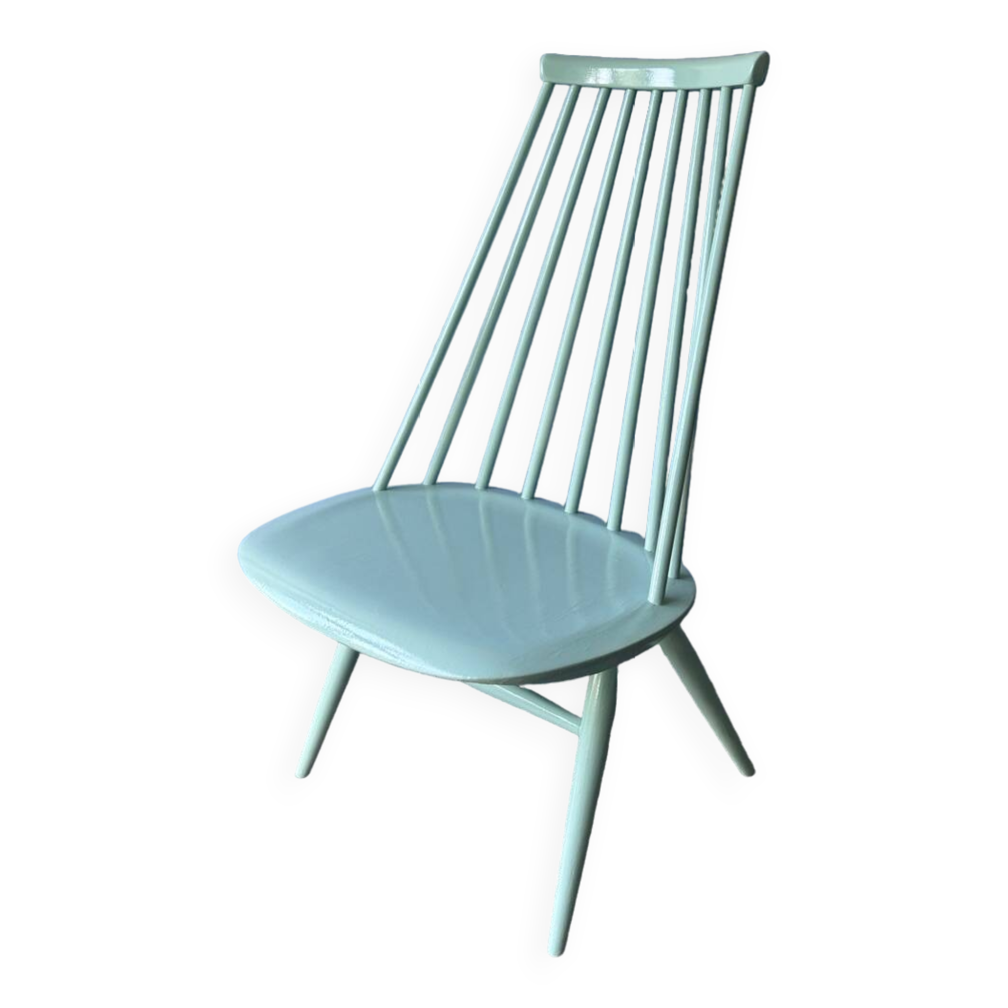 Chaise bâton blanche « Mademoiselle » du Finlandais Ilmari Tapiovaara