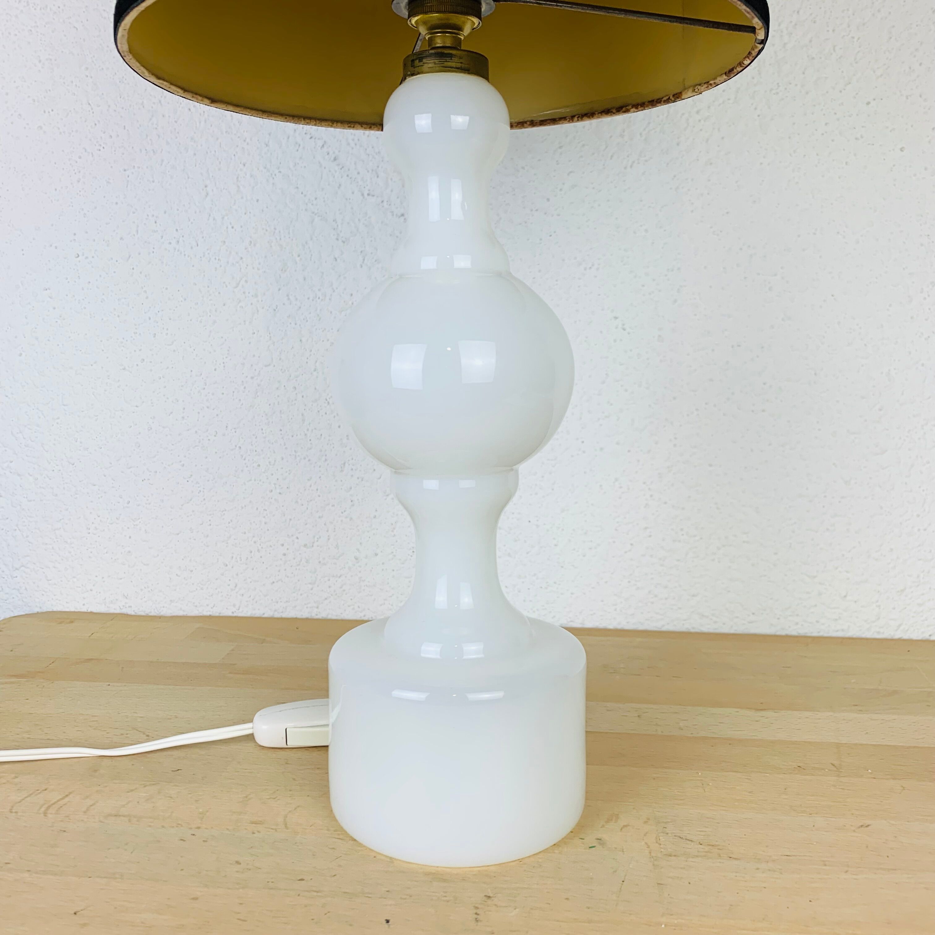 White opaline lamp 50s