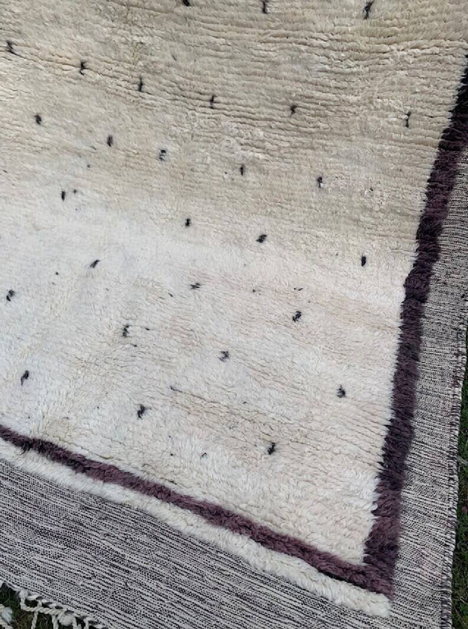 Magnificent handcrafted rug 250cm x 150cm