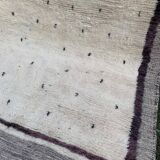 Magnificent handcrafted rug 250cm x 150cm