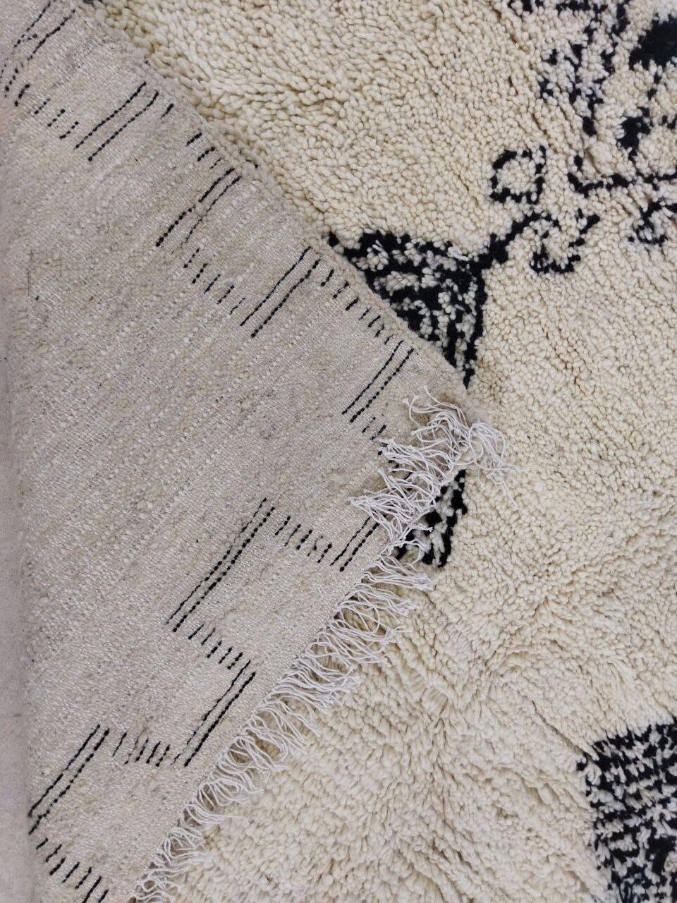 Handmade Moroccan Berber Rug 268 X 188 CM