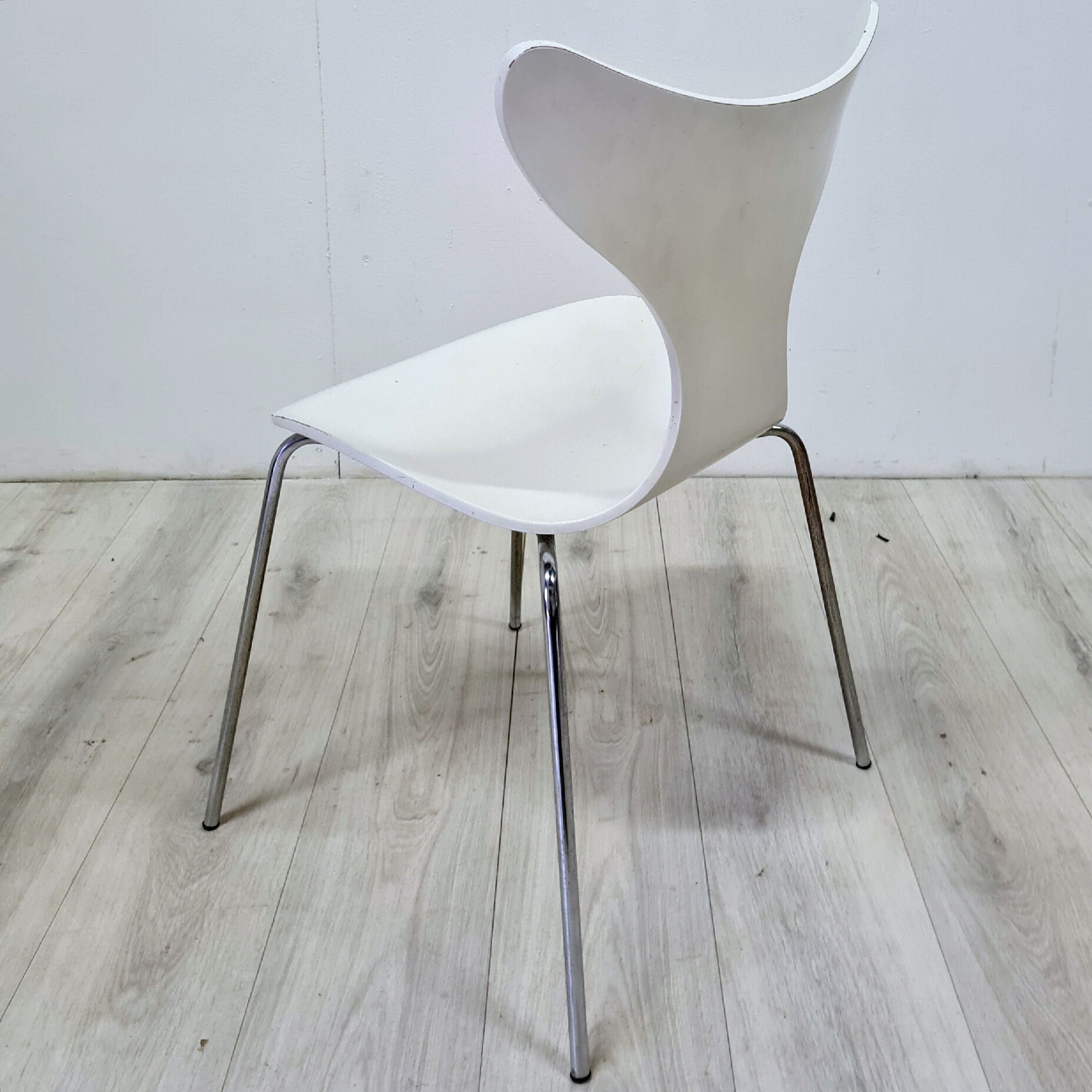 Model 3108 "Lily" or "seagull" chair by Arne Jacobsen for Fritz Hansen, Denmark 1976