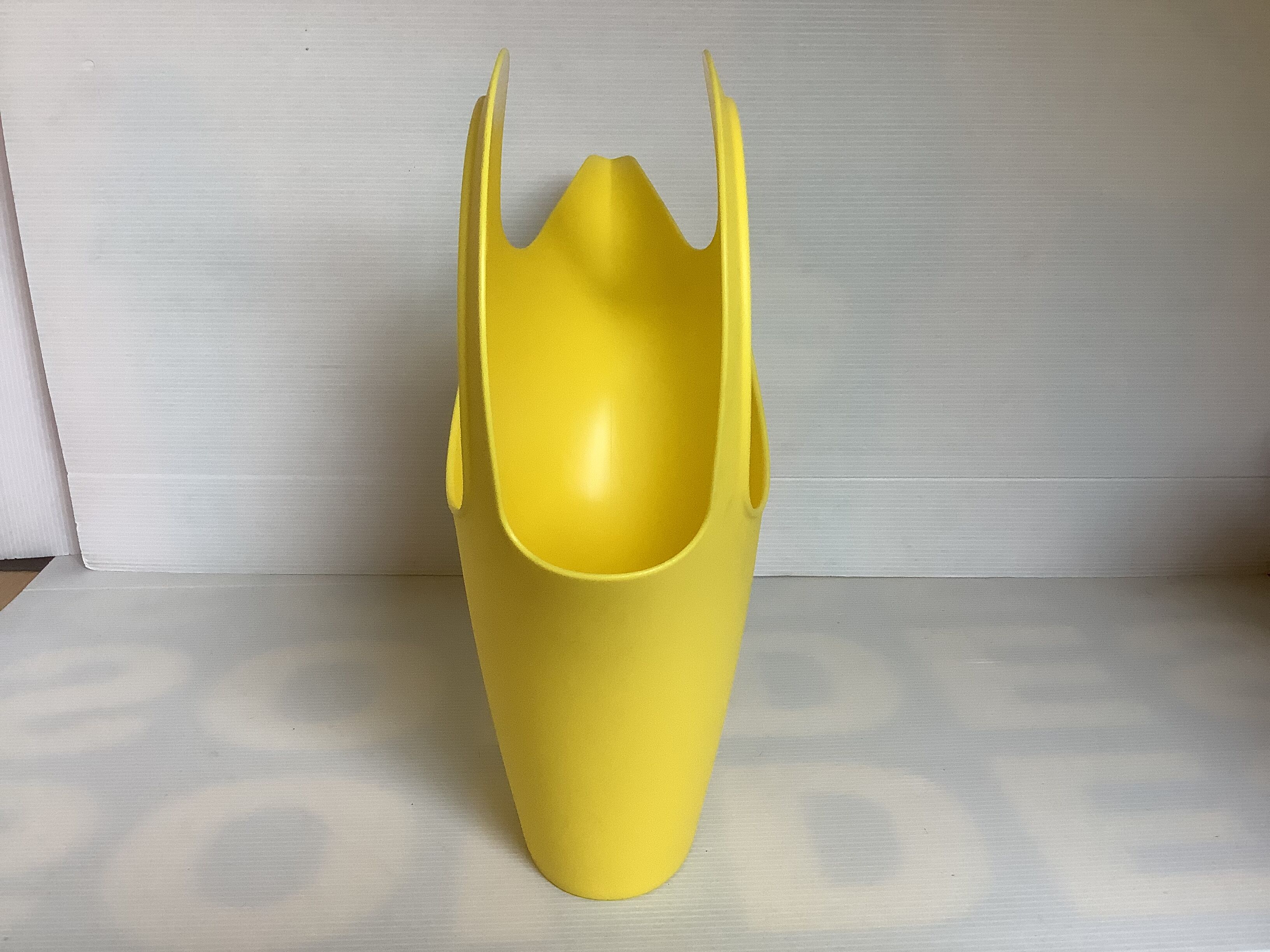 Arrosoir jaune koziol de 2008 made in Germany