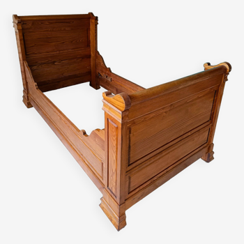 Sleigh bed in 90