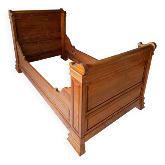 Sleigh bed in 90