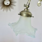 Art nouveau lamp in bronze and frosted glass tulip