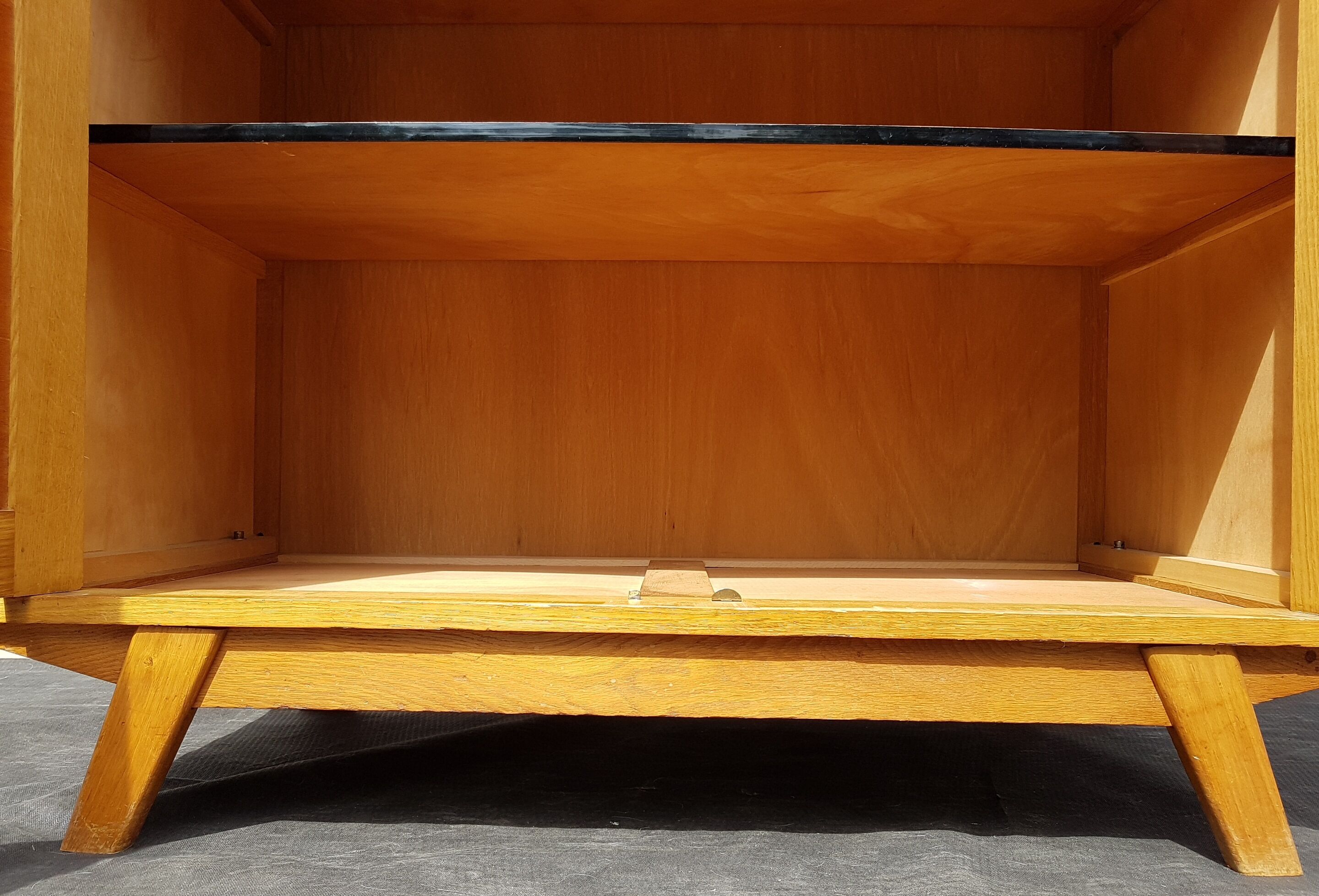 Vintage wardrobe 1950 feet compass