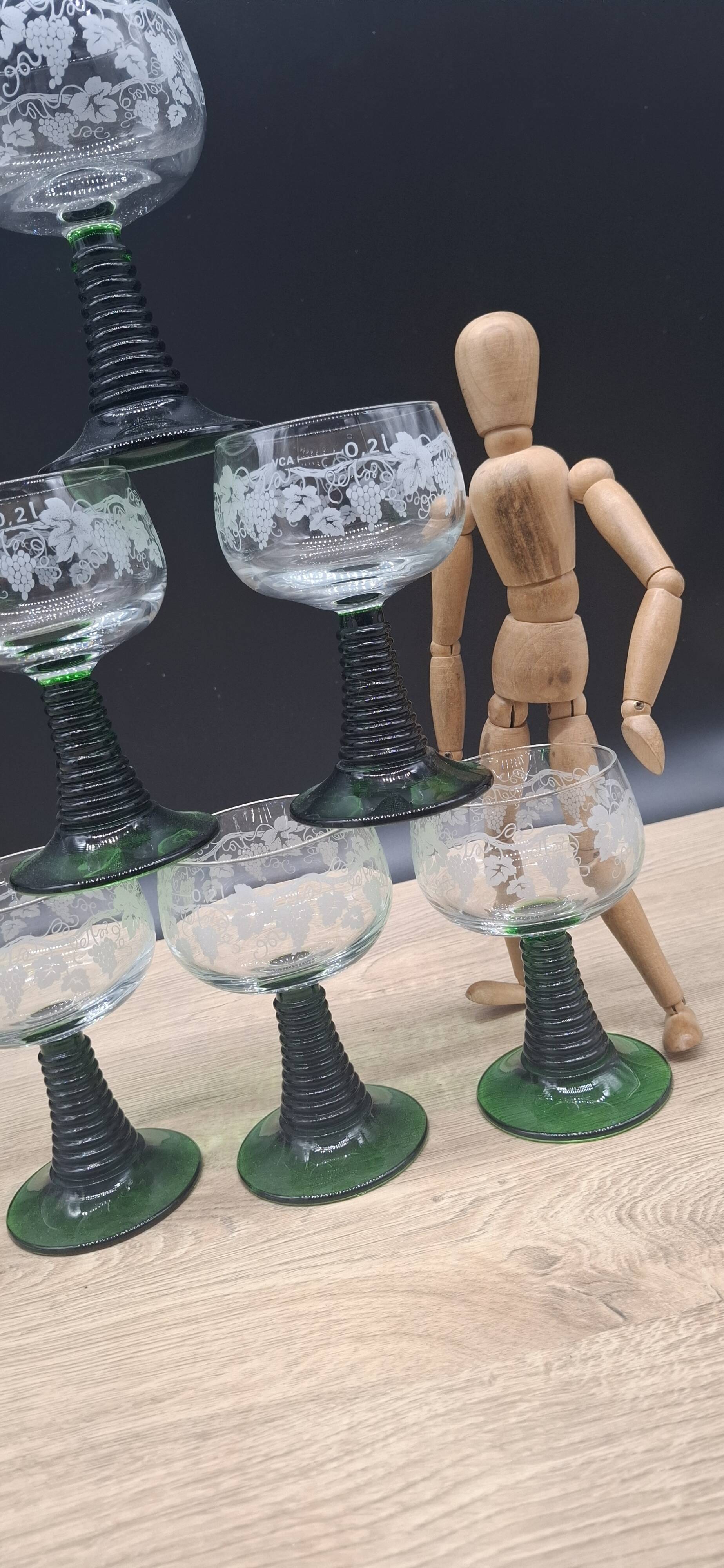 Set of 6 chiseled Roemer wine glasses