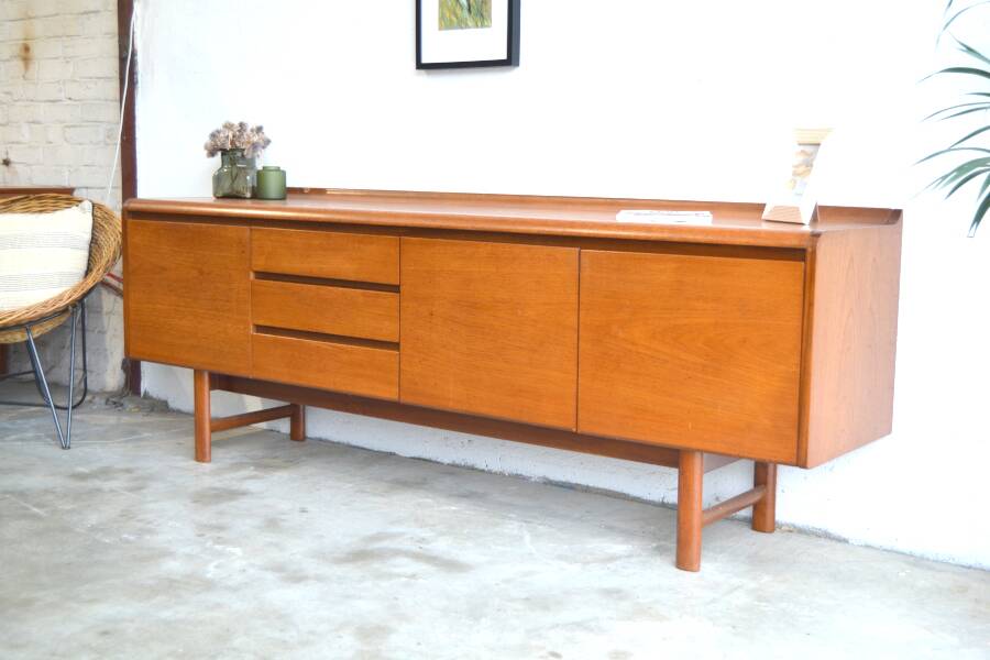 Sideboard by White & Newton curved * 208 cm