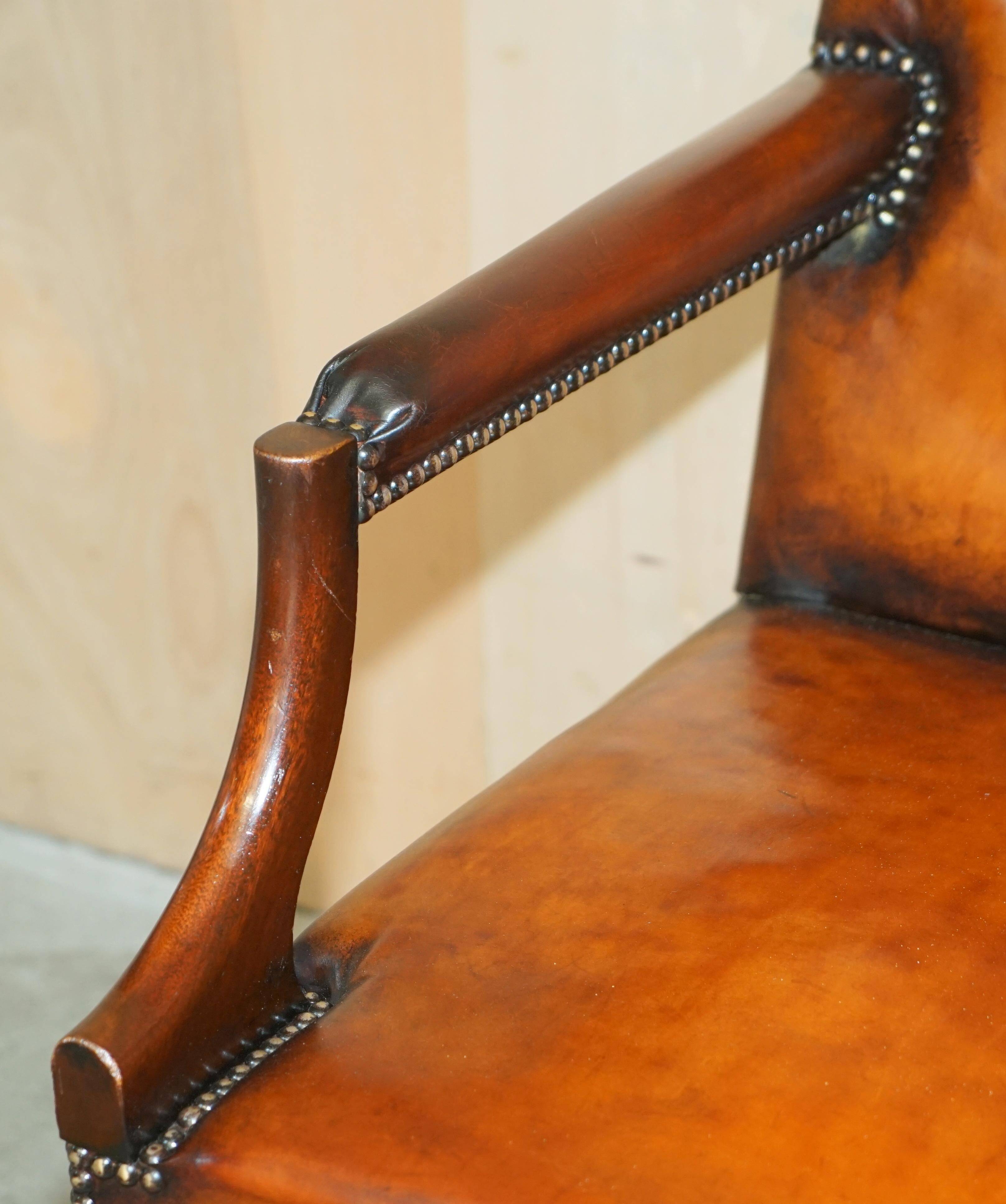 Fauteuil de bureau Gainsborough restauré cuir teint à la main