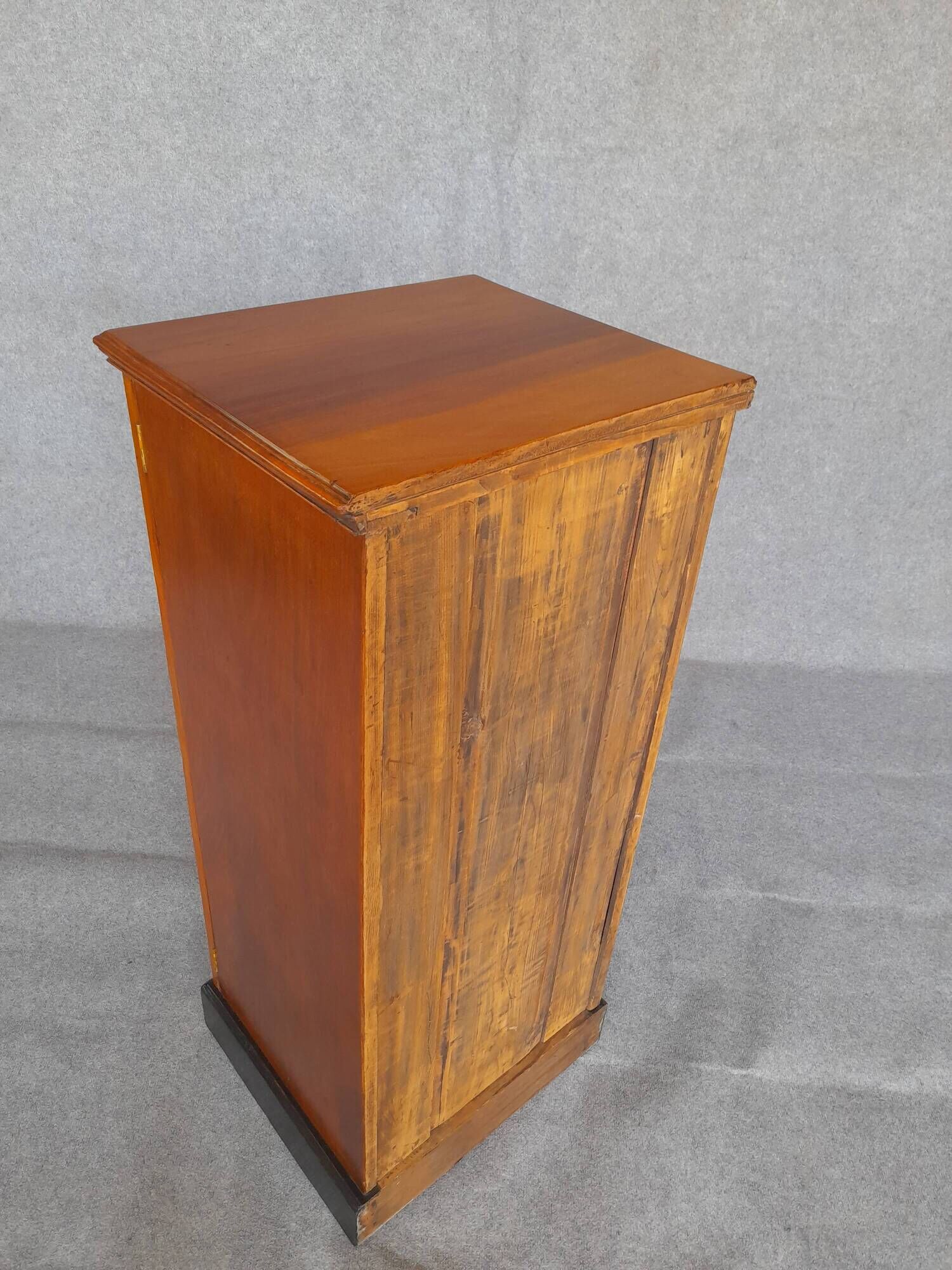 19th-century chest of drawers