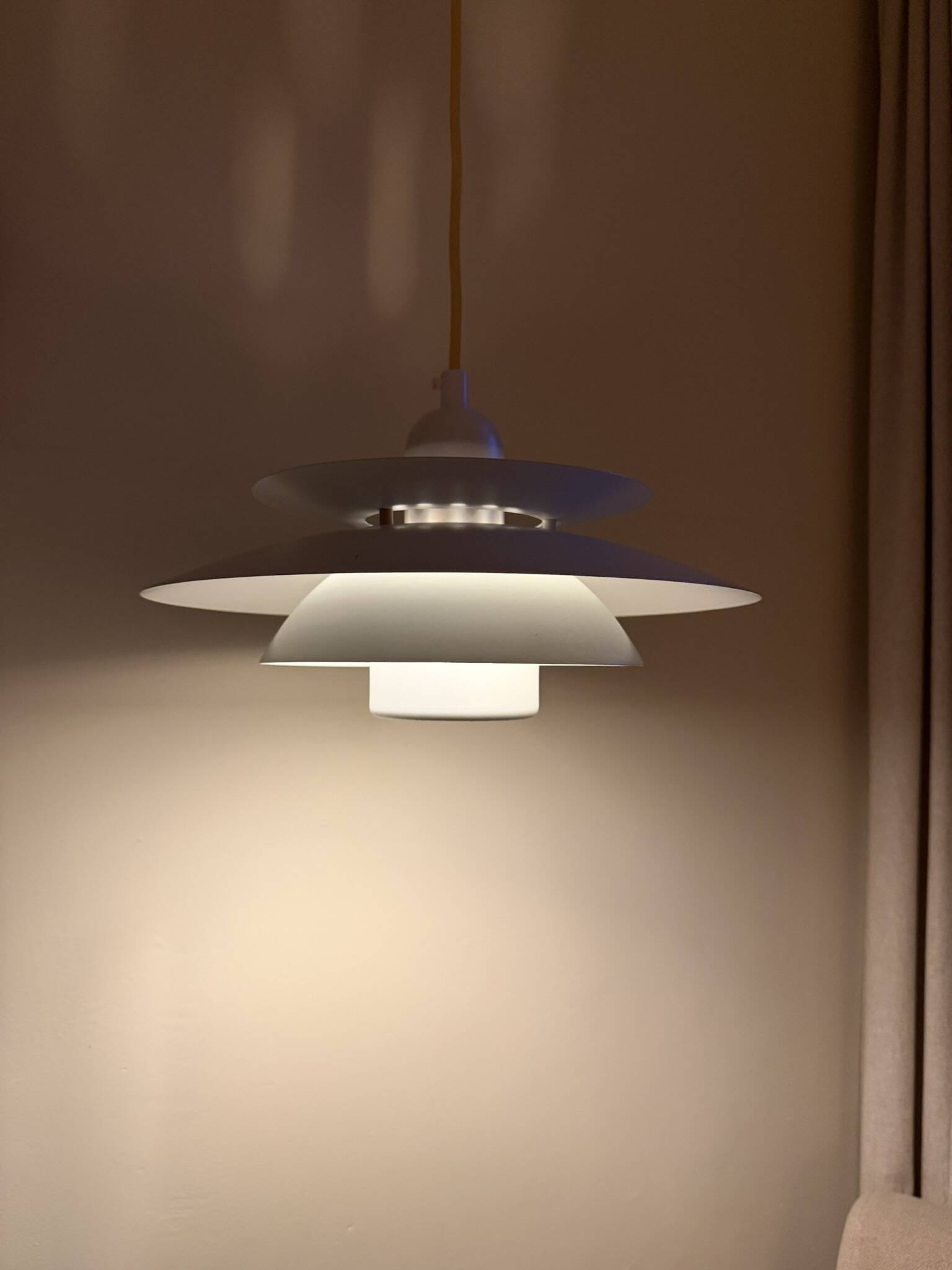 Vintage Form Light pendant - Danish design lamp