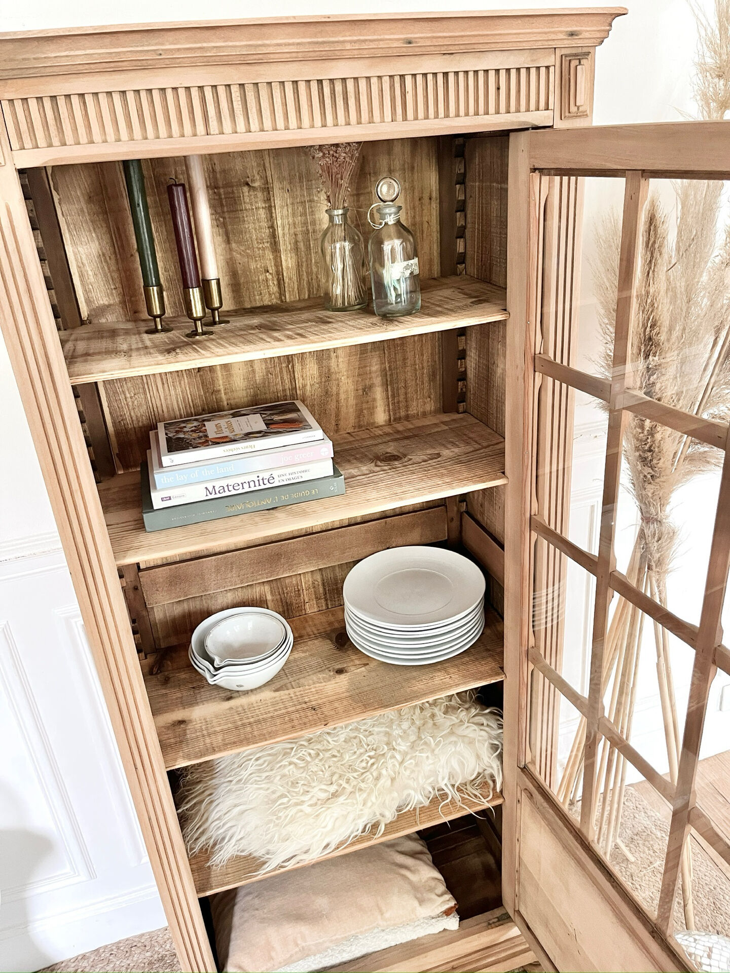 Armoire vitrée parisienne